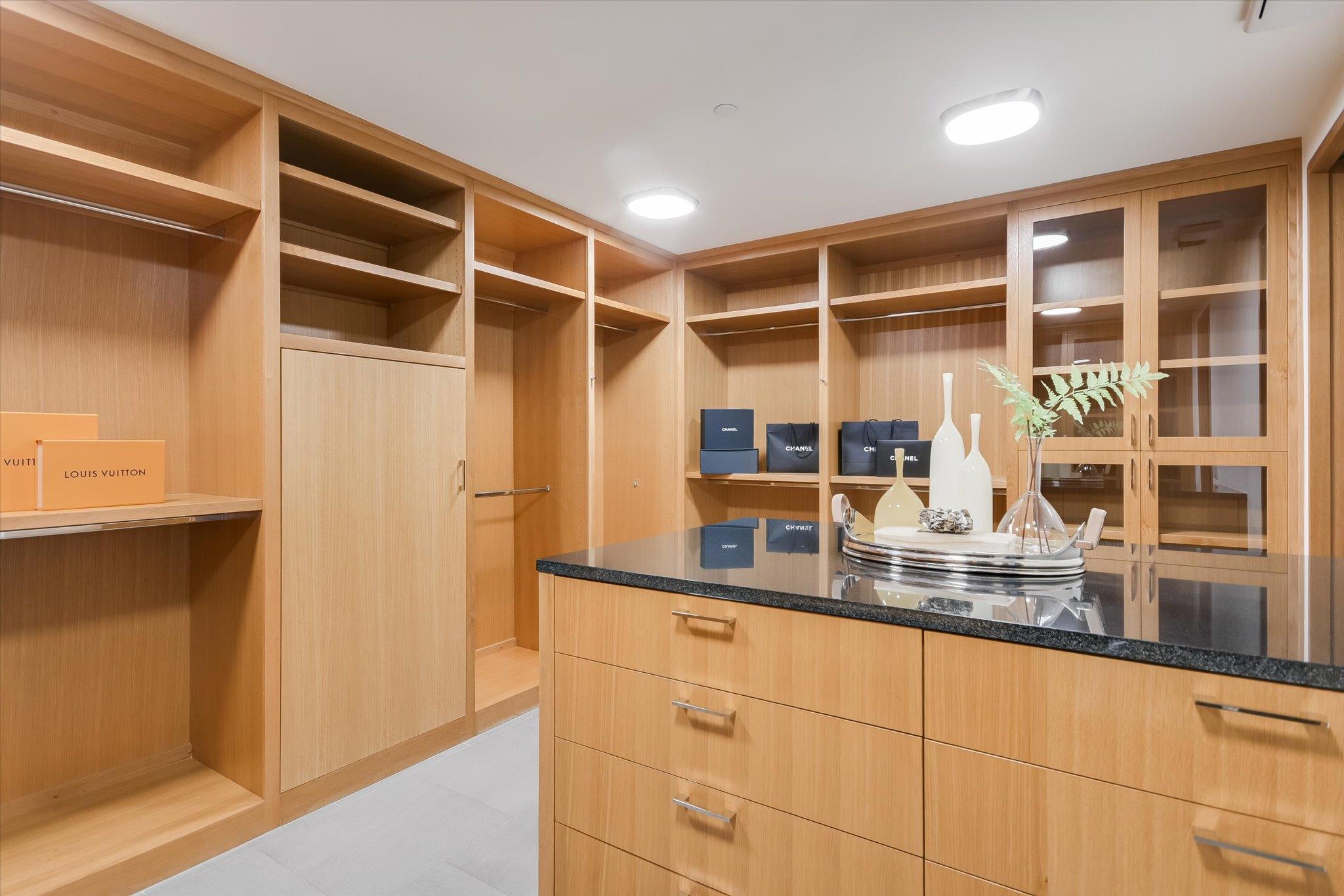 901 Terrace Mountain Dr, West Lake Hills, TX 78746