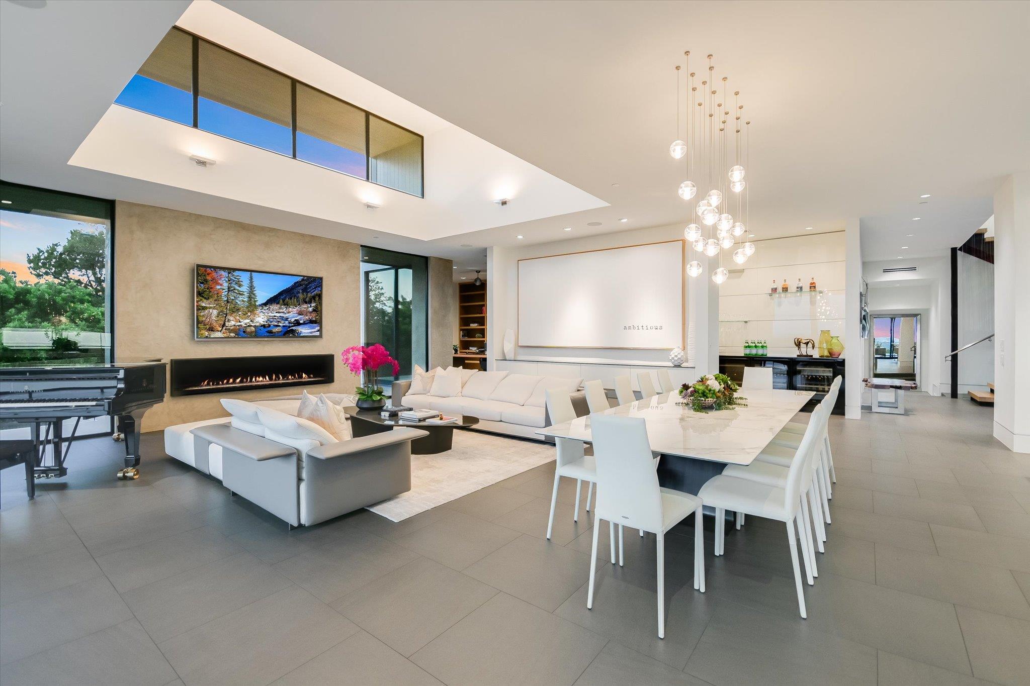 901 Terrace Mountain Dr, West Lake Hills, TX 78746