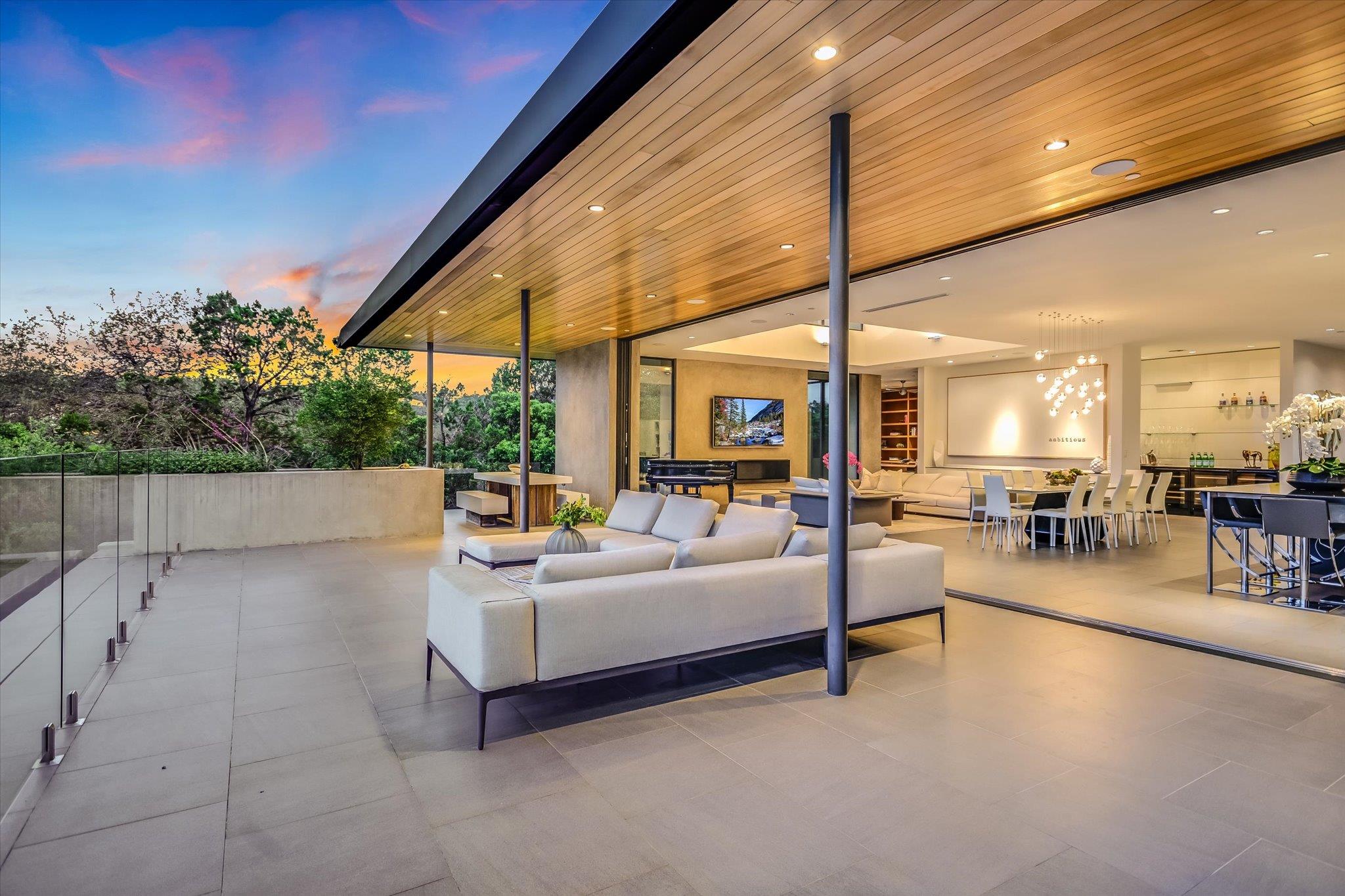 901 Terrace Mountain Dr, West Lake Hills, TX 78746