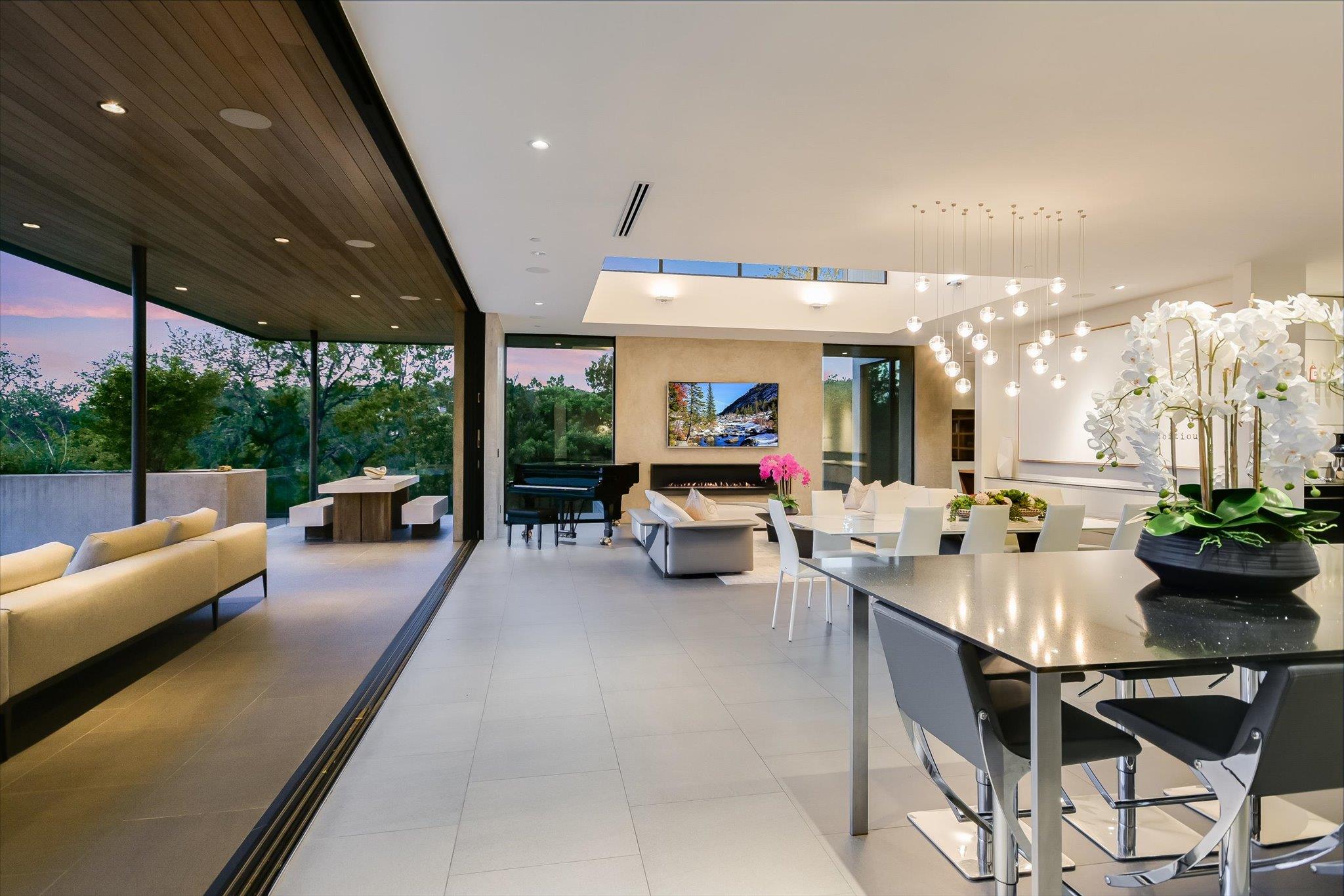 901 Terrace Mountain Dr, West Lake Hills, TX 78746