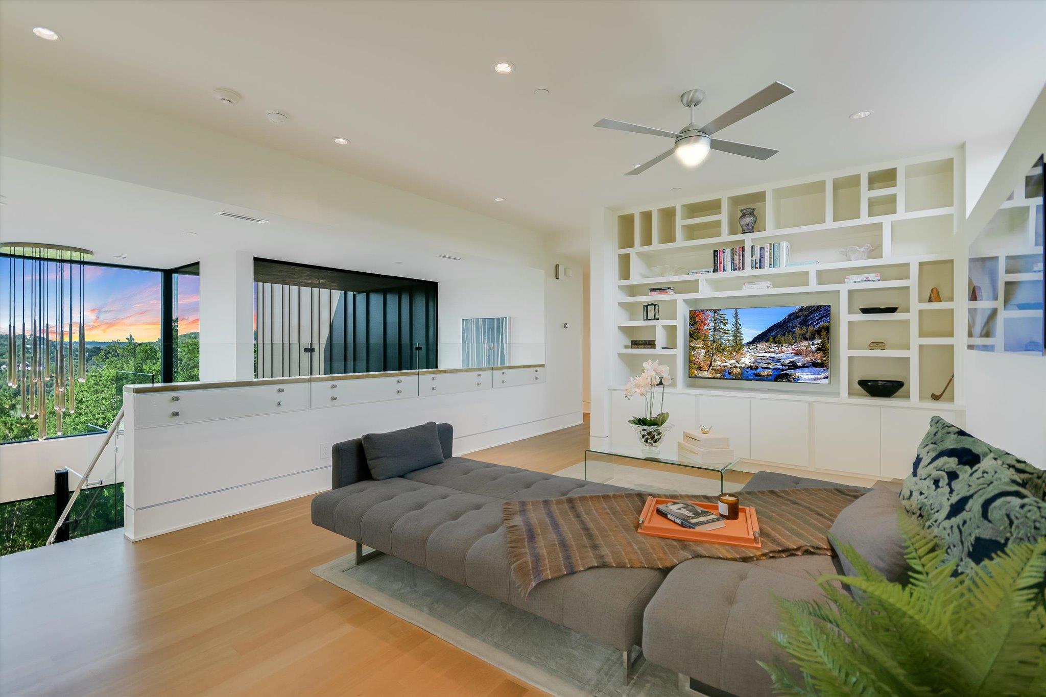 901 Terrace Mountain Dr, West Lake Hills, TX 78746