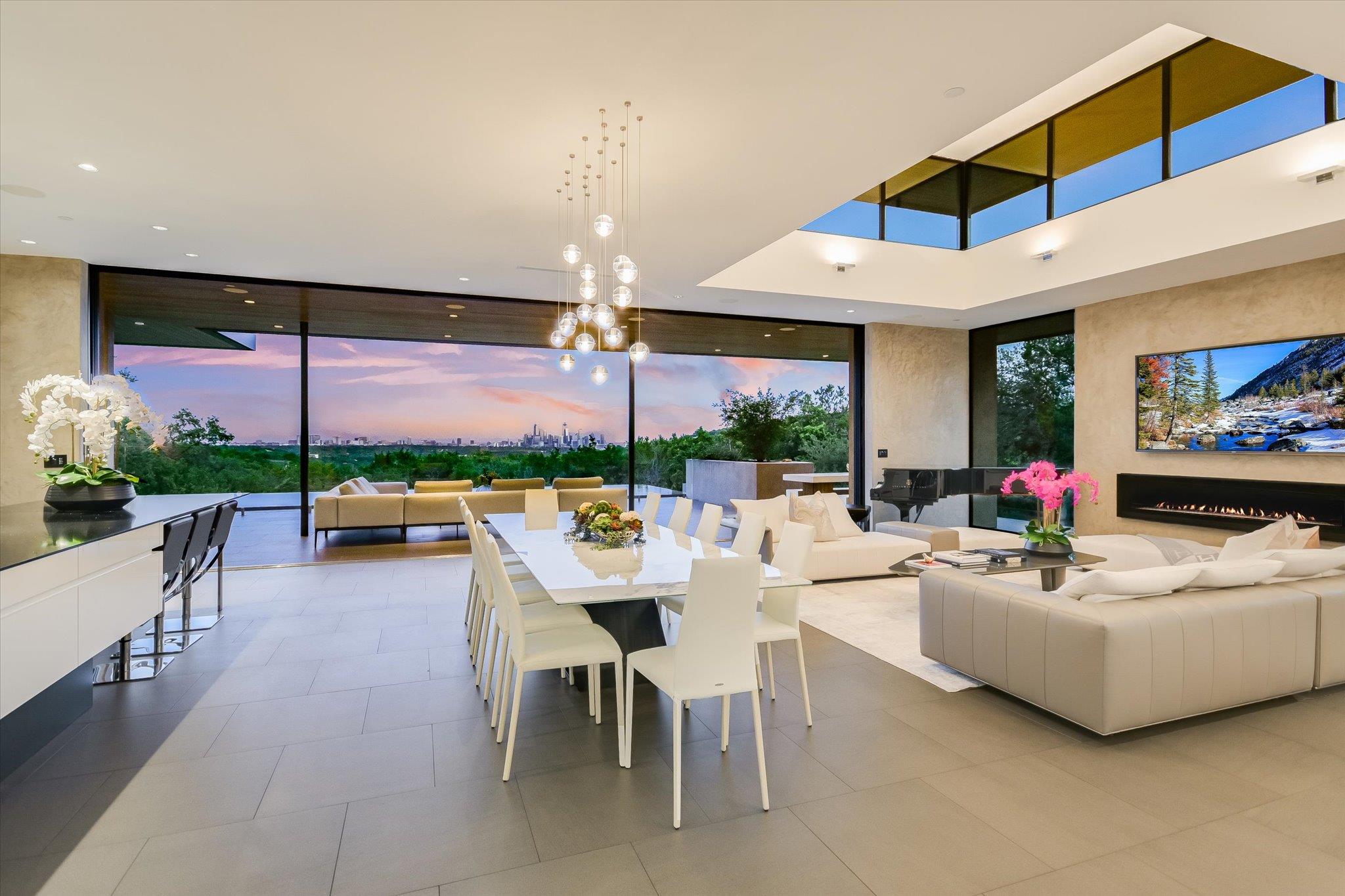 901 Terrace Mountain Dr, West Lake Hills, TX 78746