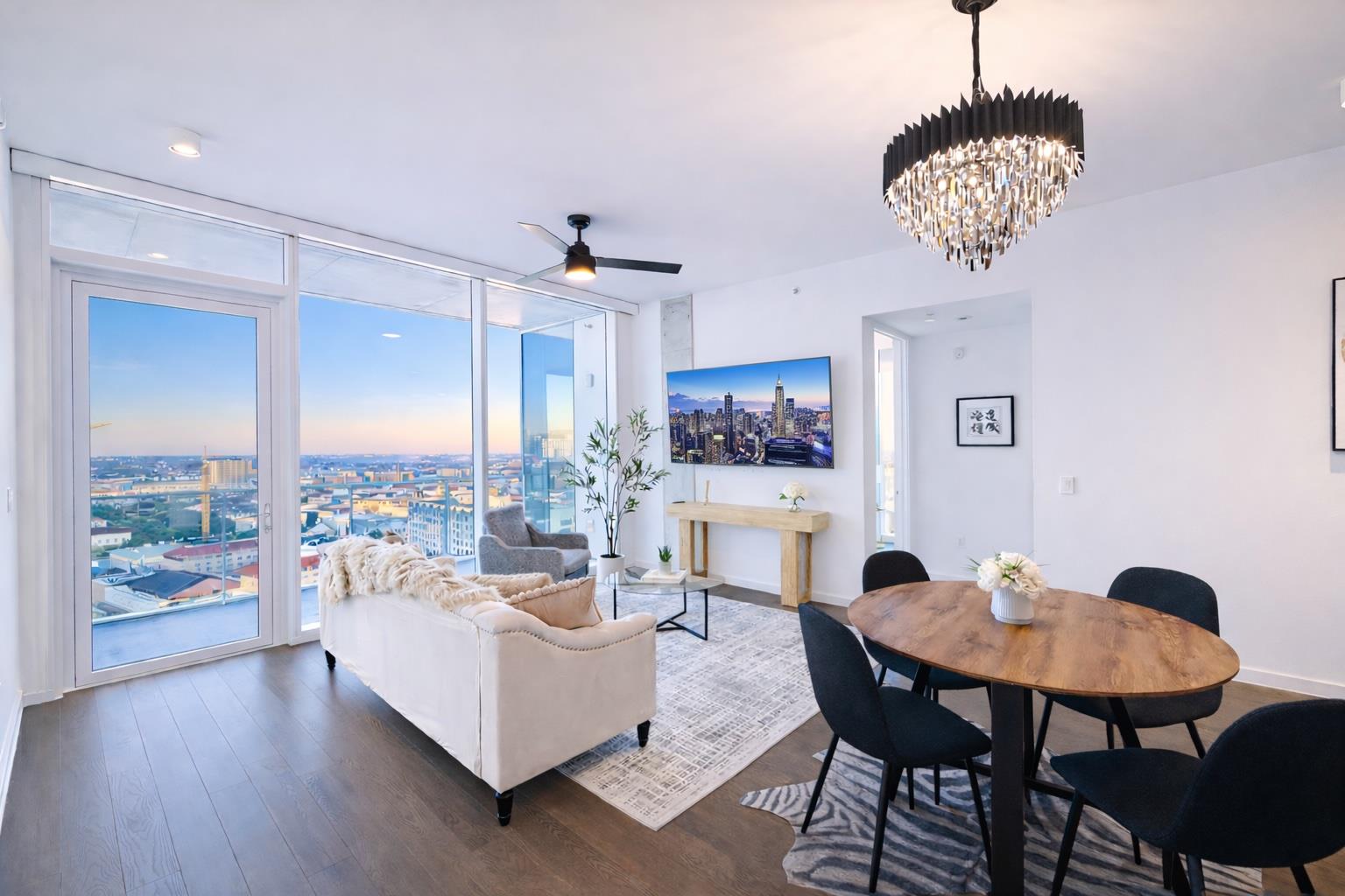 313 W 17th St # 2301, Austin, TX 78701