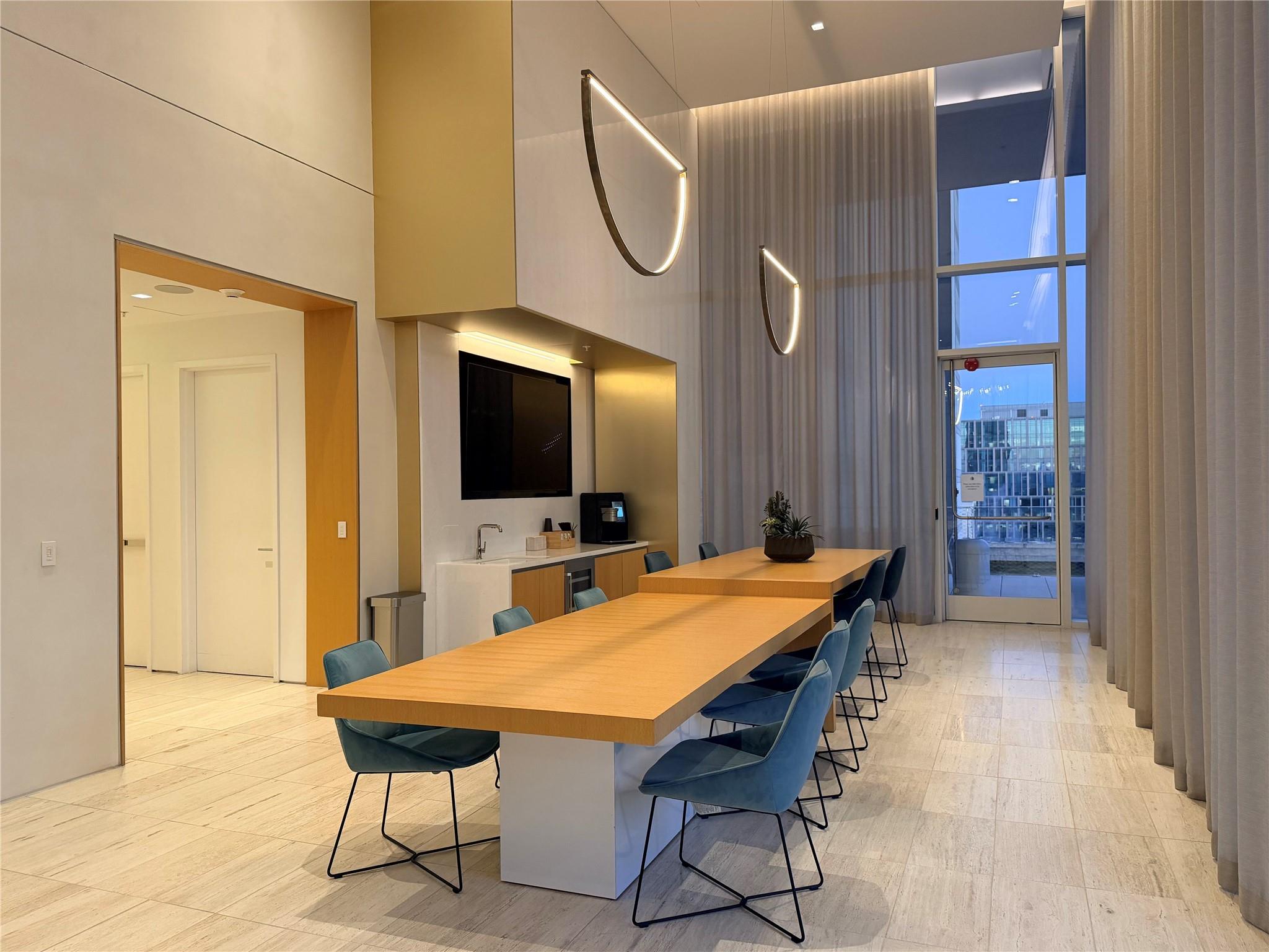 313 W 17th St # 2301, Austin, TX 78701