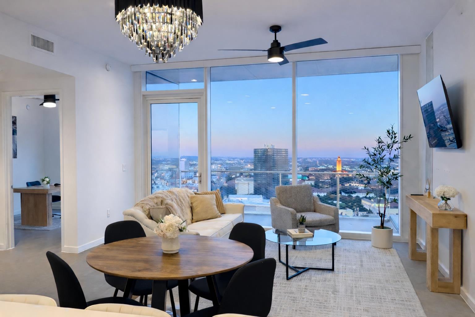 313 W 17th St # 2301, Austin, TX 78701