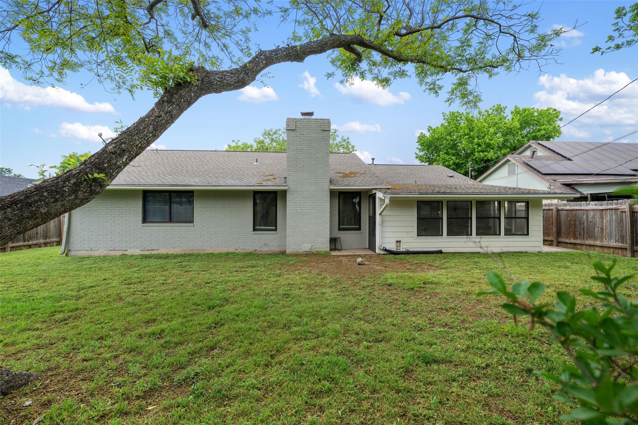 1003 Whispering Dr, Round Rock, TX 78664