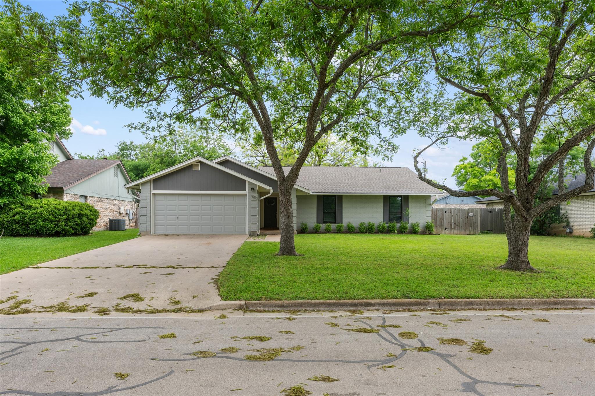 1003 Whispering Dr, Round Rock, TX 78664