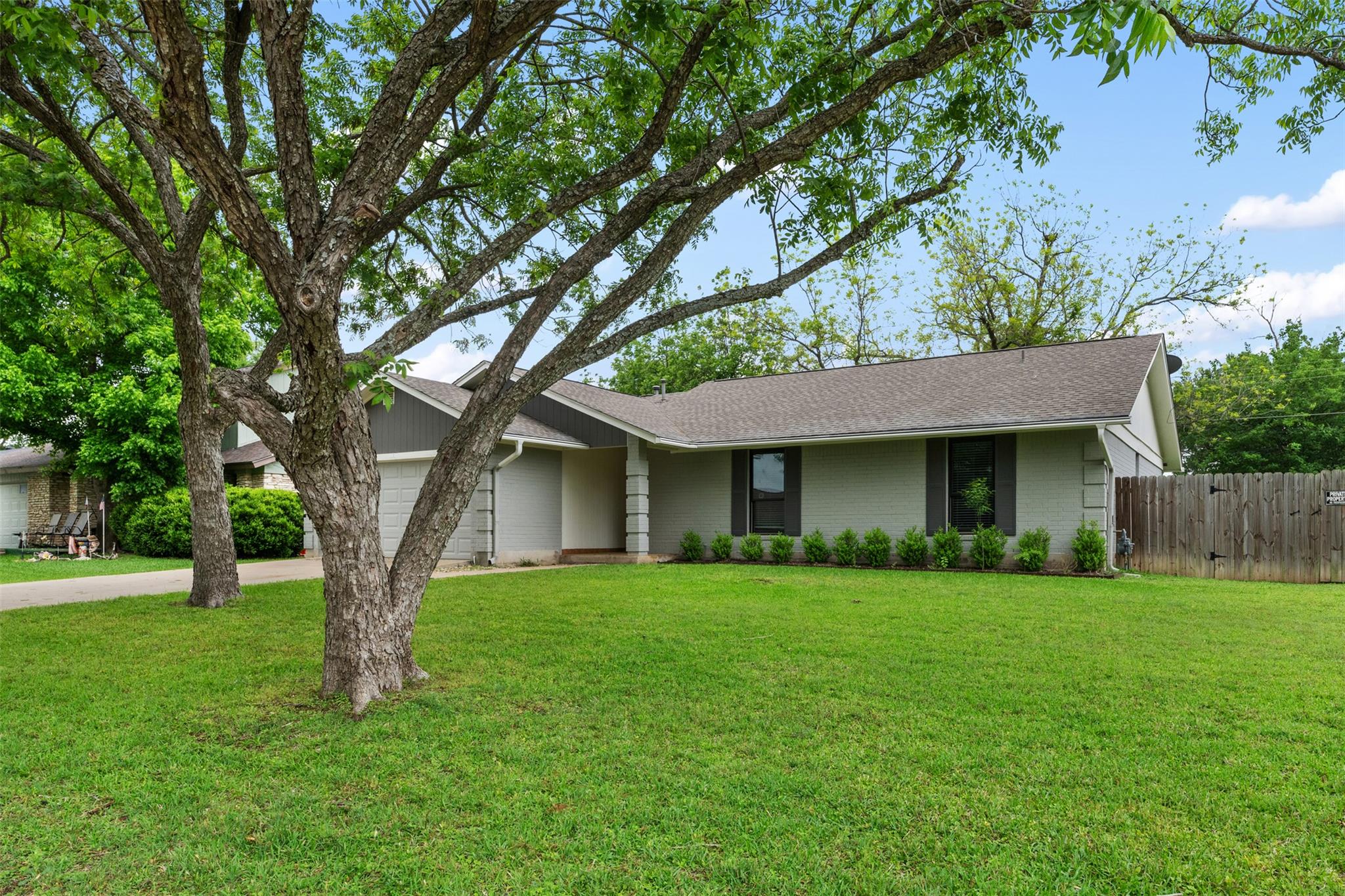 1003 Whispering Dr, Round Rock, TX 78664