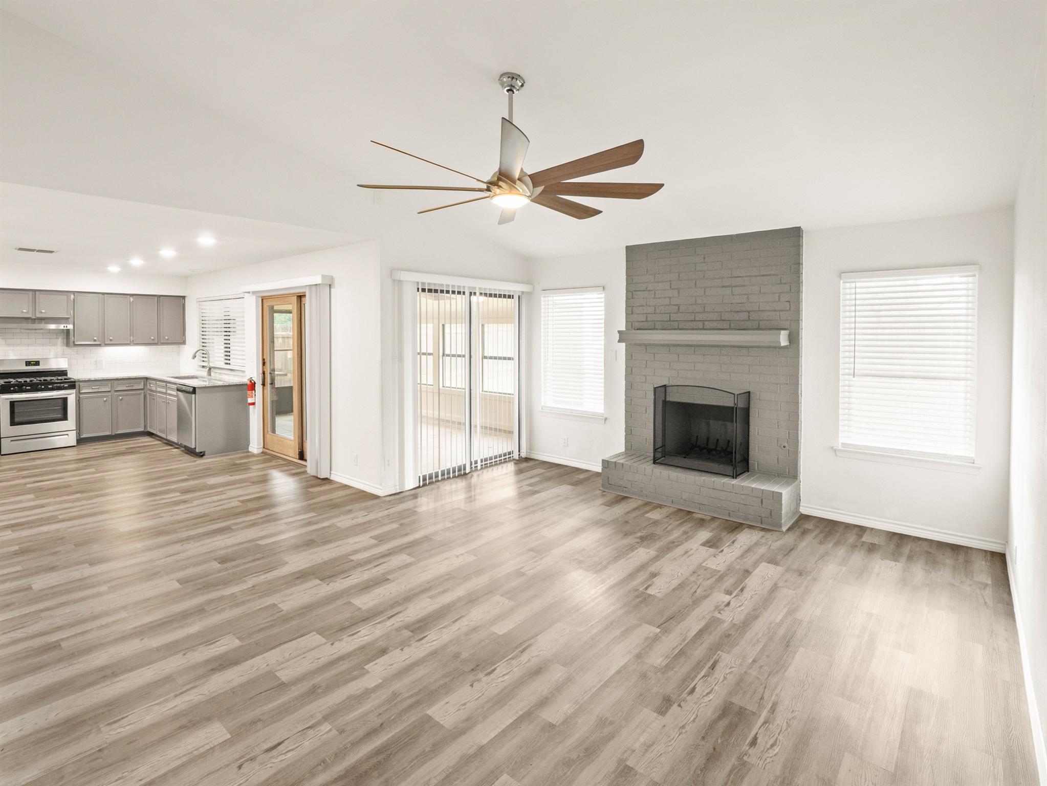 1003 Whispering Dr, Round Rock, TX 78664