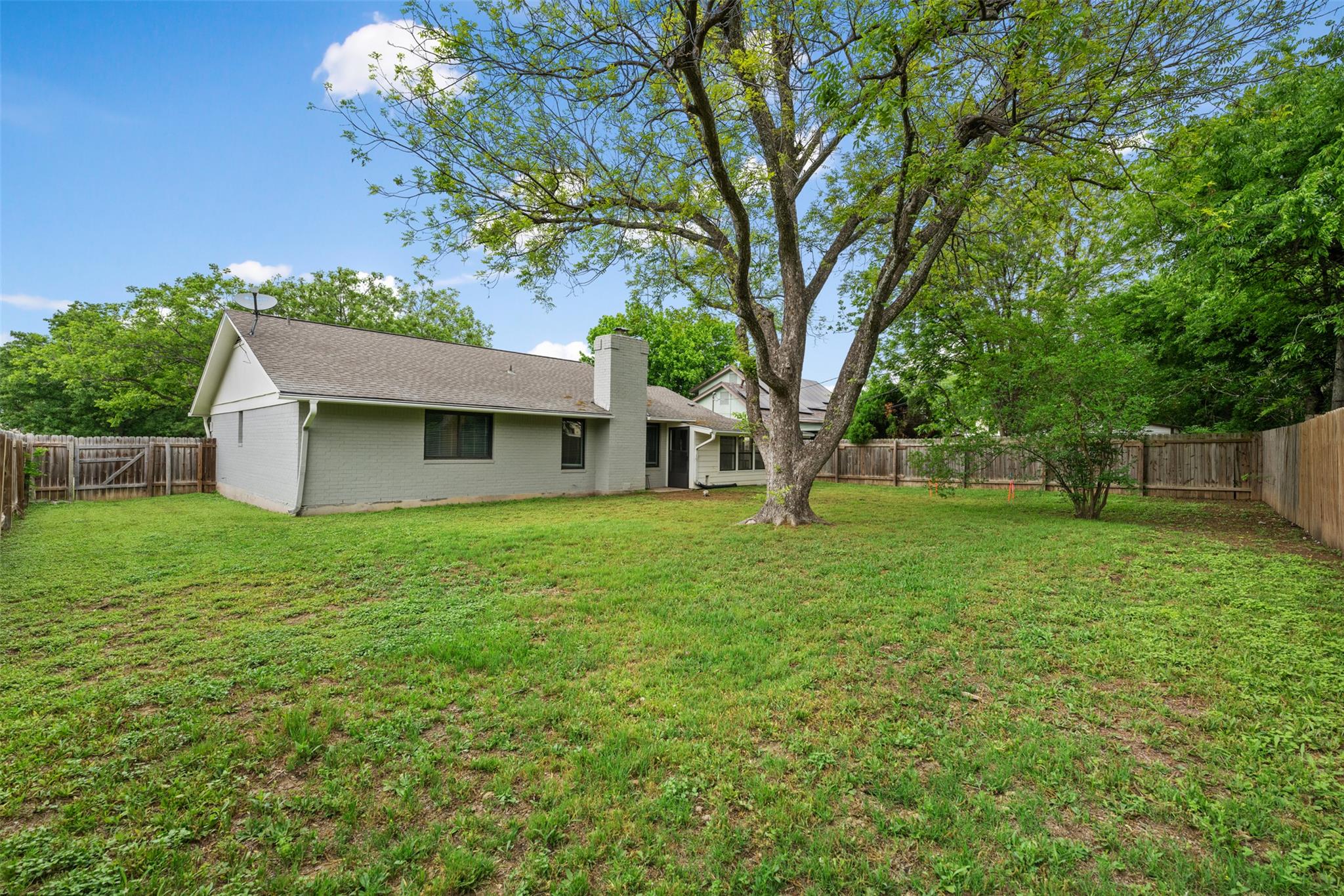 1003 Whispering Dr, Round Rock, TX 78664