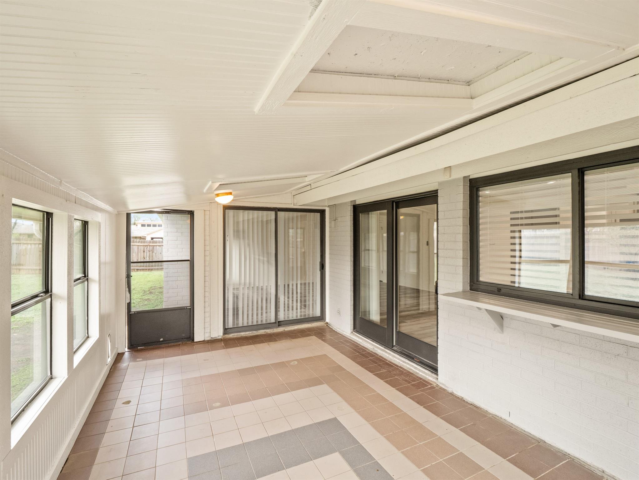 1003 Whispering Dr, Round Rock, TX 78664