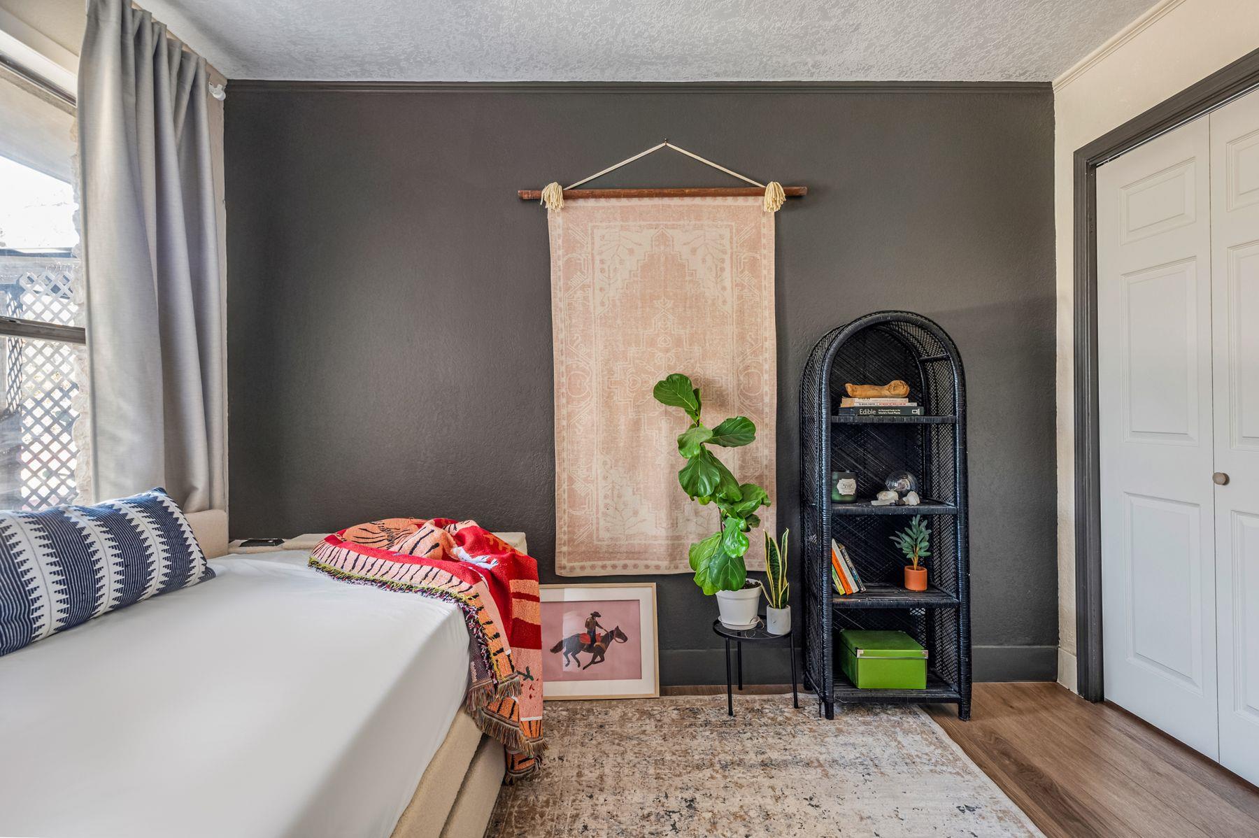 510 Thousand Oaks Dr, Cedar Creek, TX 78612