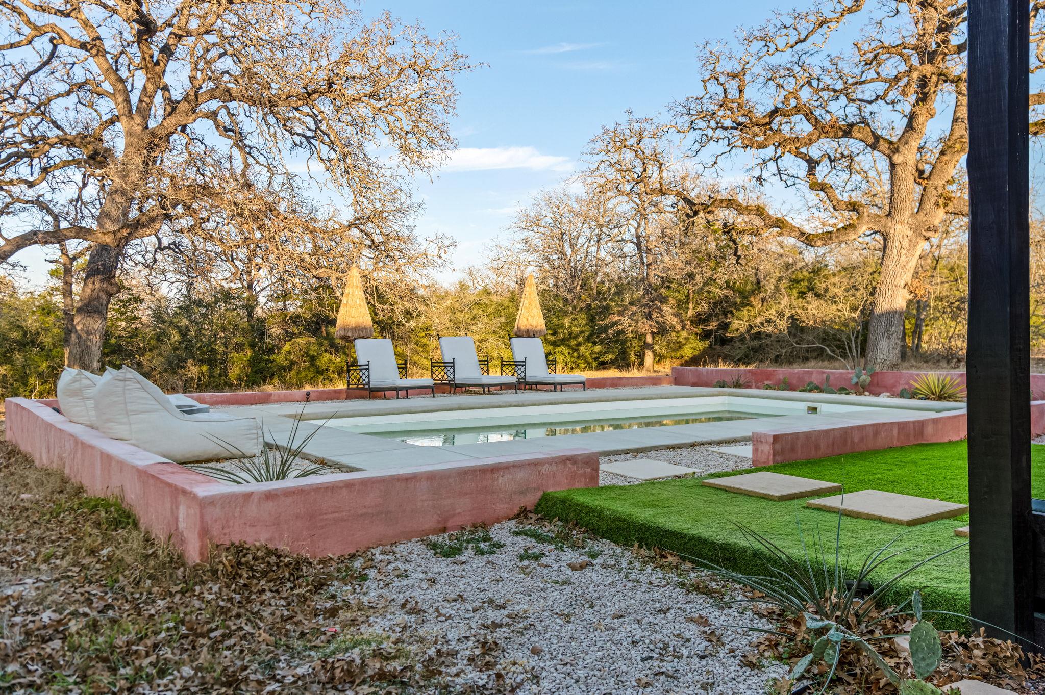 510 Thousand Oaks Dr, Cedar Creek, TX 78612