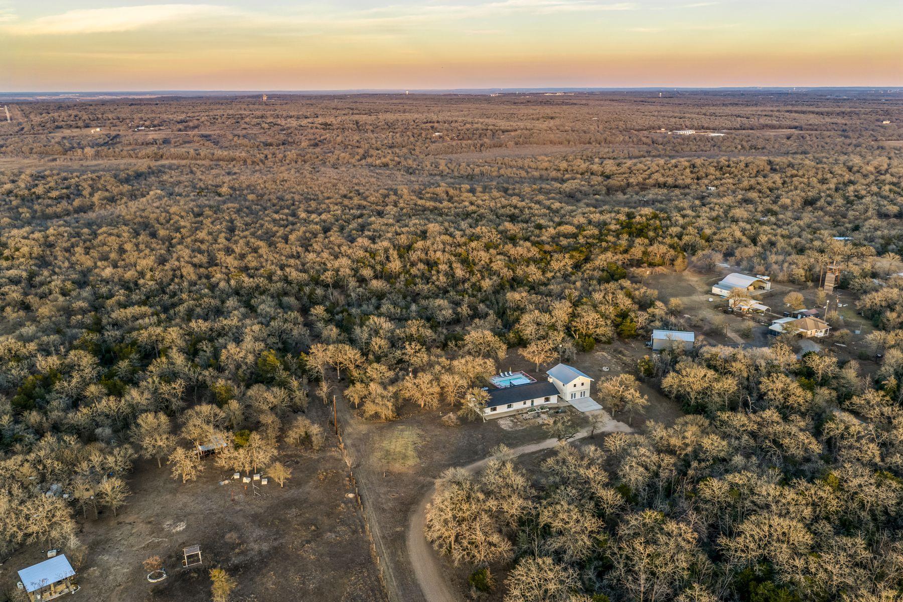 510 Thousand Oaks Dr, Cedar Creek, TX 78612