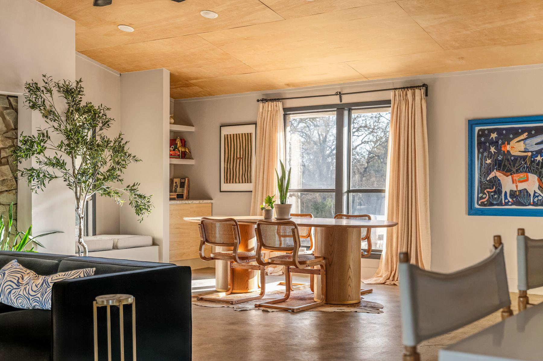 510 Thousand Oaks Dr, Cedar Creek, TX 78612