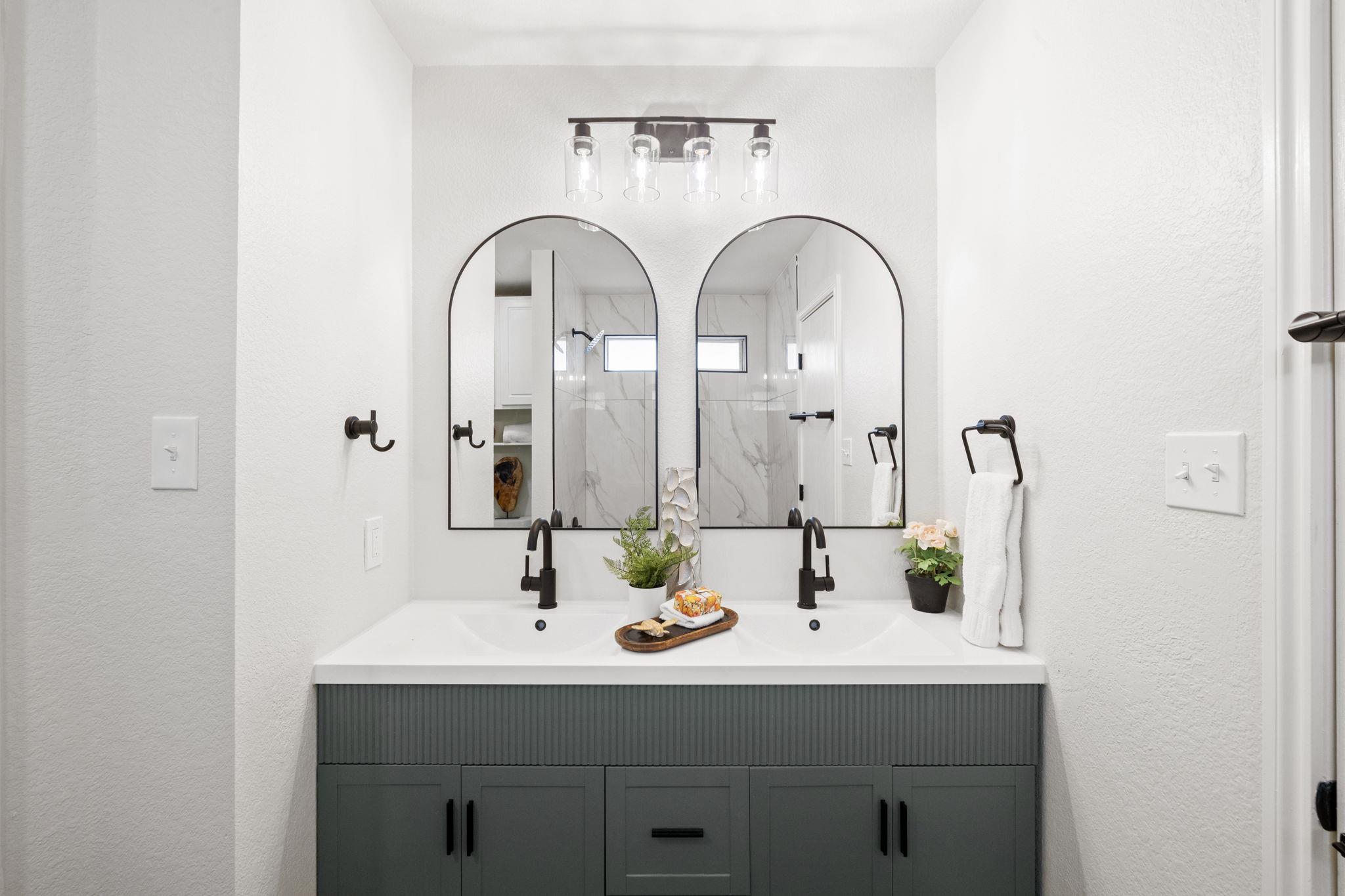 212 Meadow Park Dr, Georgetown, TX 78626