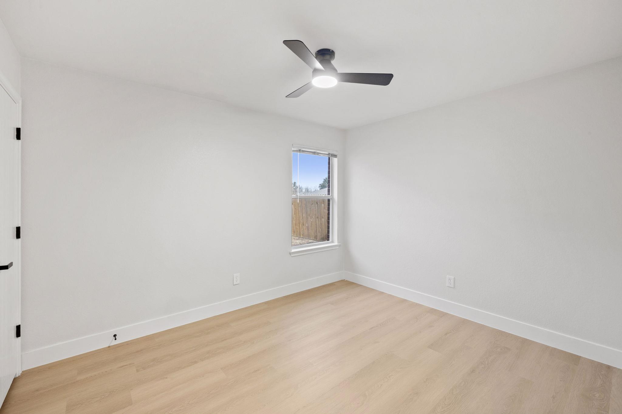 212 Meadow Park Dr, Georgetown, TX 78626