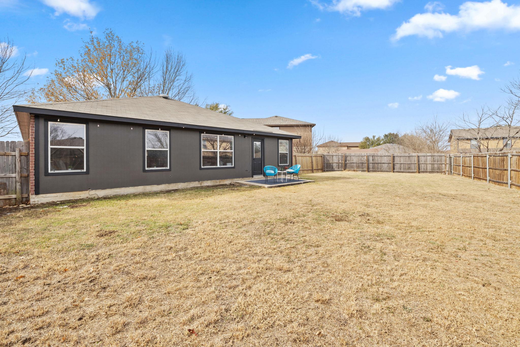 212 Meadow Park Dr, Georgetown, TX 78626