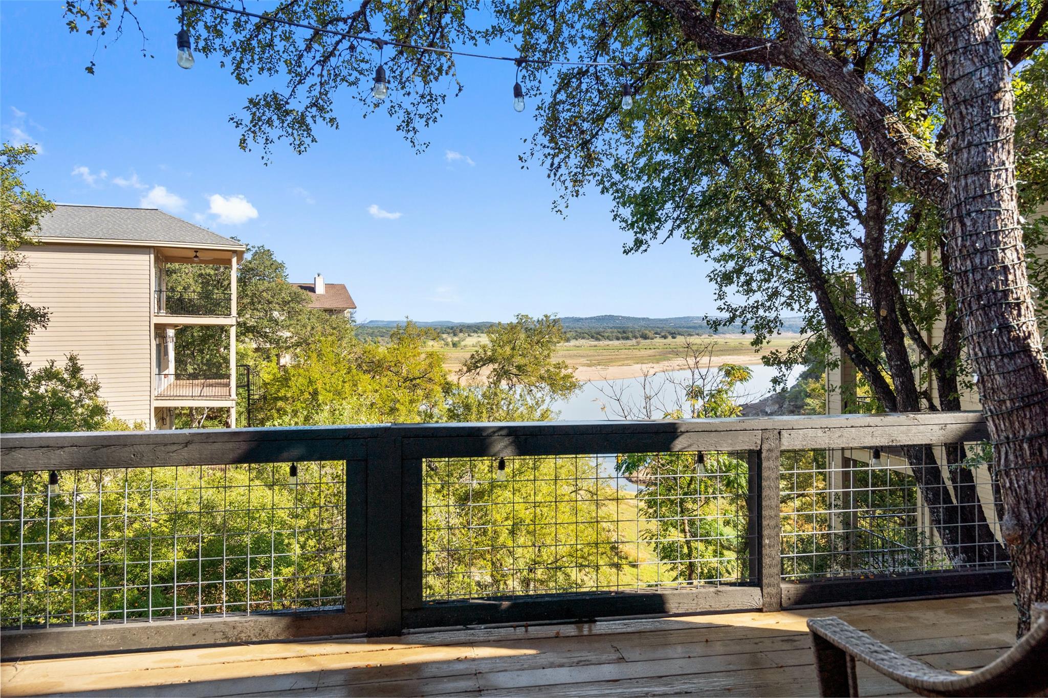 106 Center Cove II Loop, Spicewood, TX 78669