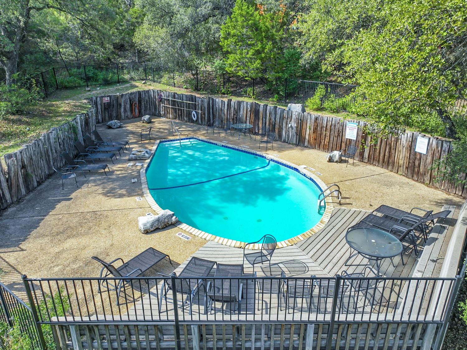 106 Center Cove II Loop, Spicewood, TX 78669