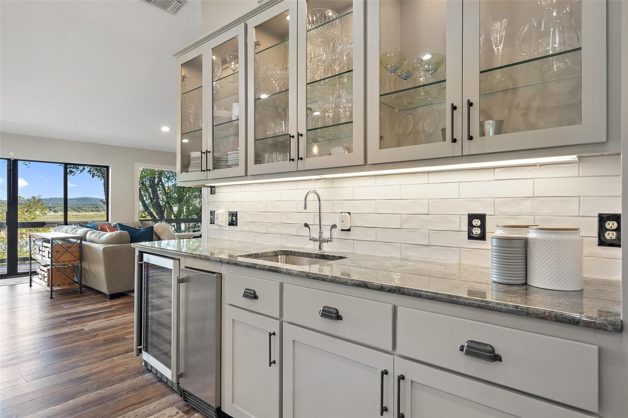 106 Center Cove II Loop, Spicewood, TX 78669