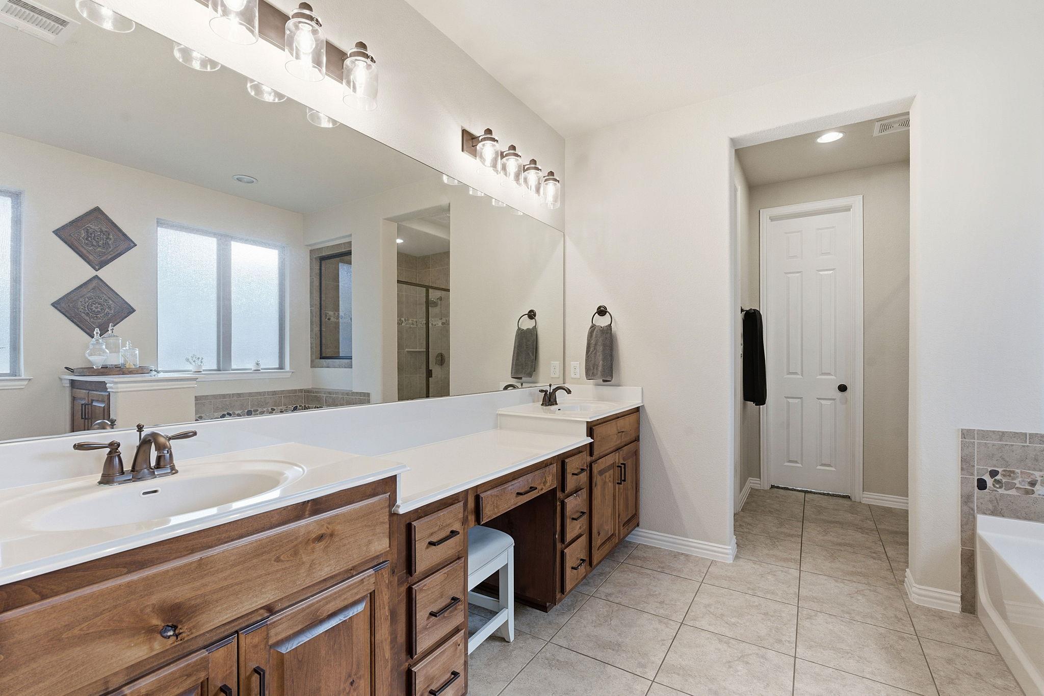 112 Guadalupe River Cv, Georgetown, TX 78628