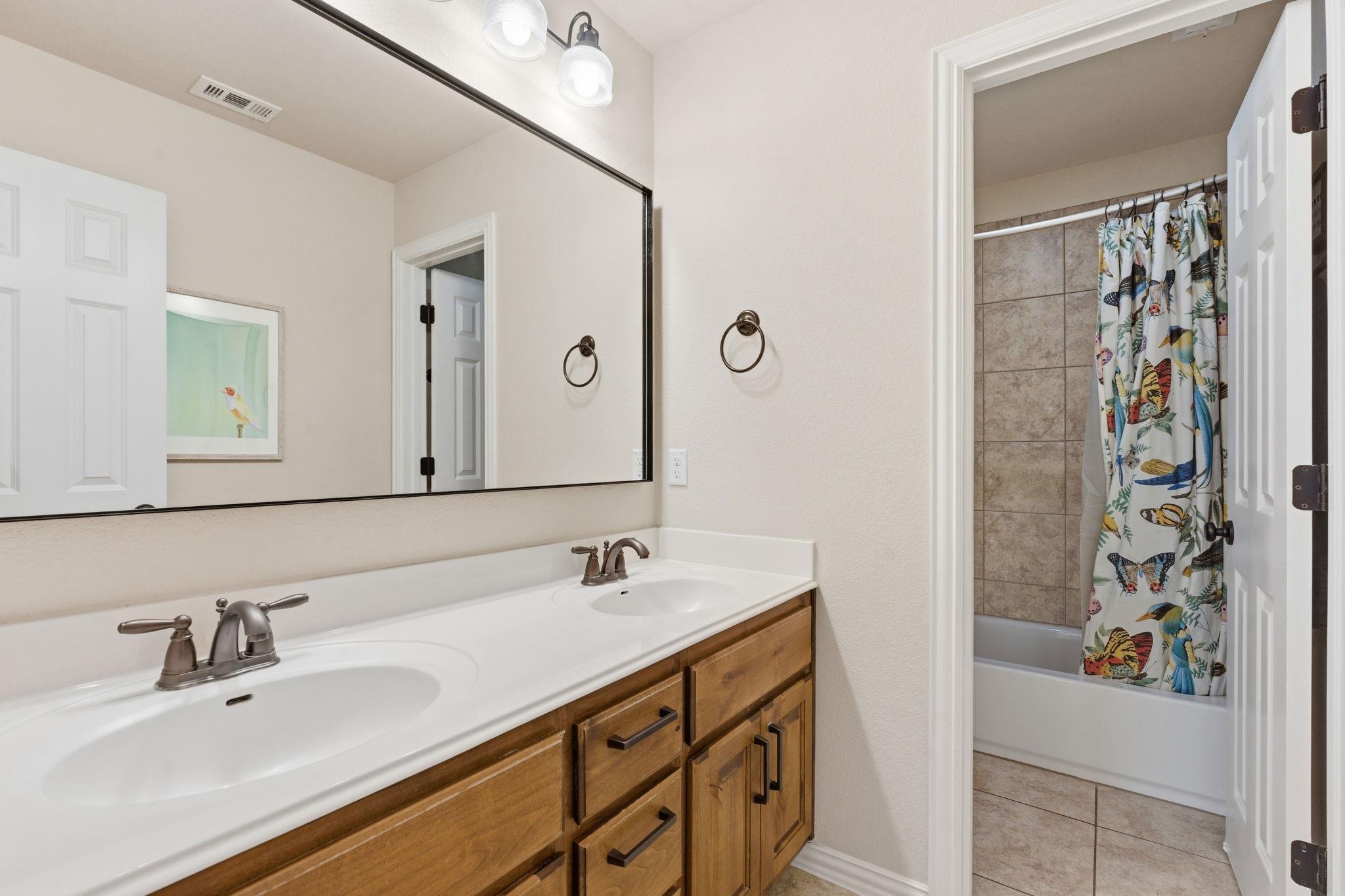 112 Guadalupe River Cv, Georgetown, TX 78628