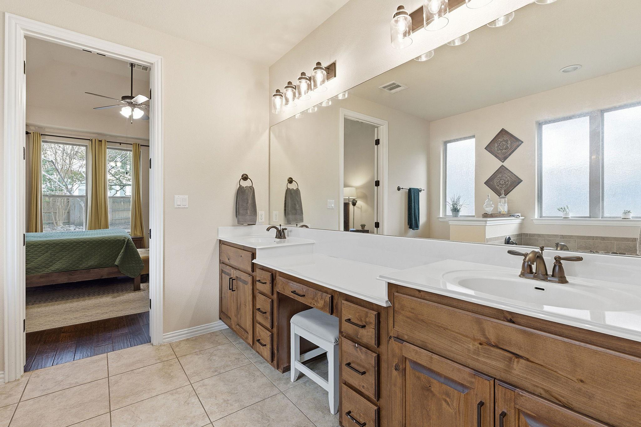 112 Guadalupe River Cv, Georgetown, TX 78628