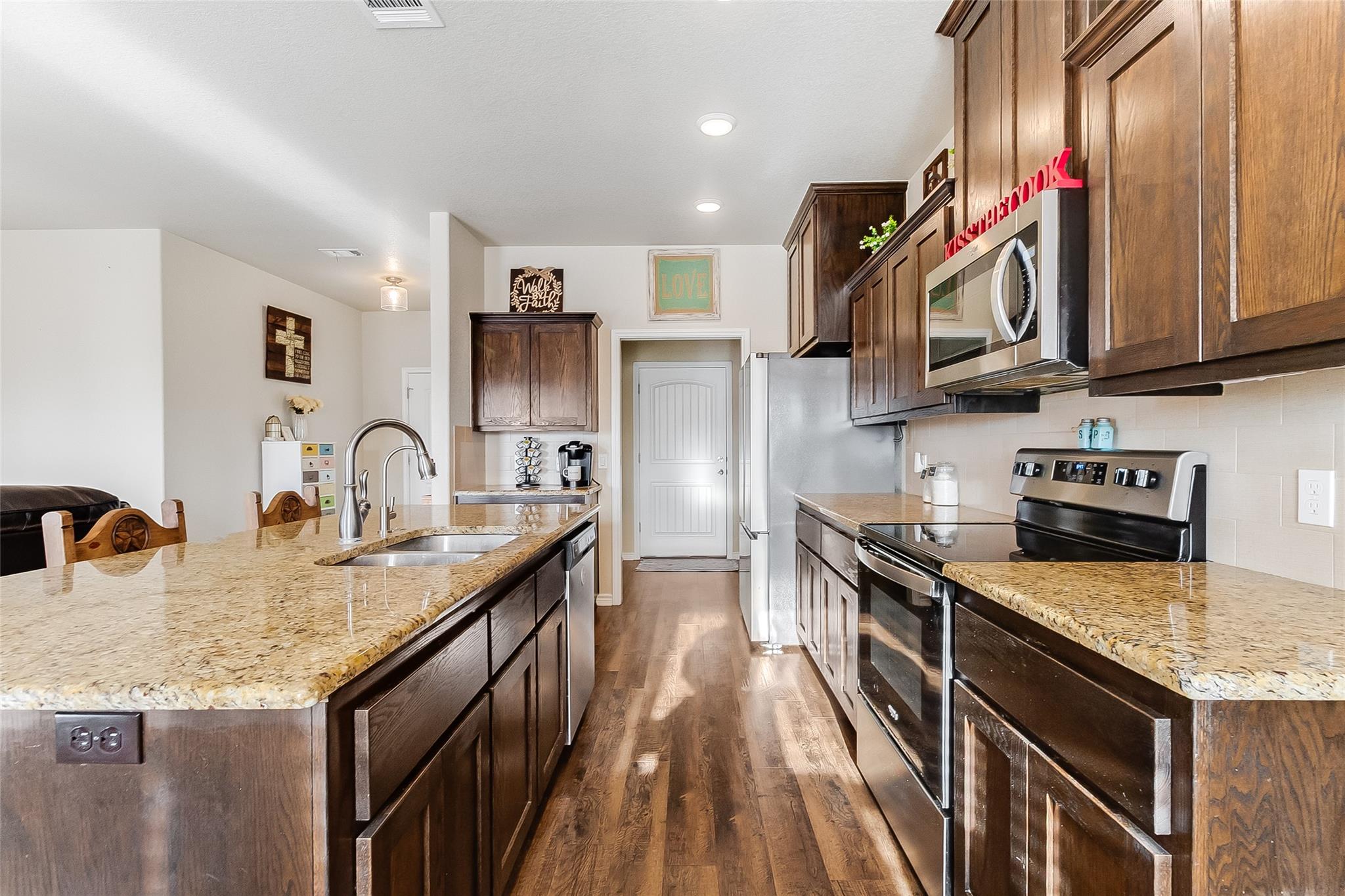 141 Elmer Ave, Burnet, TX 78611