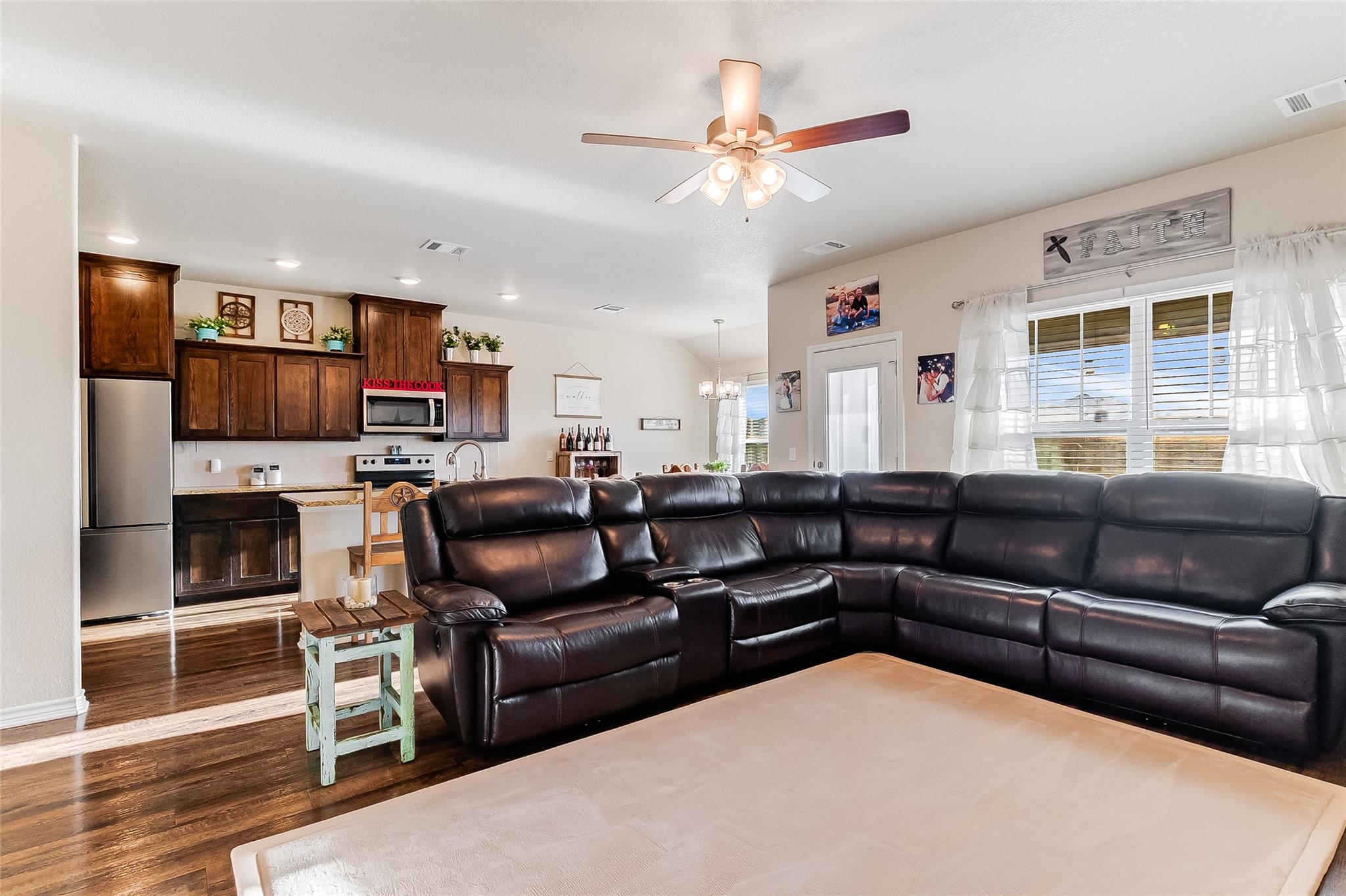 141 Elmer Ave, Burnet, TX 78611