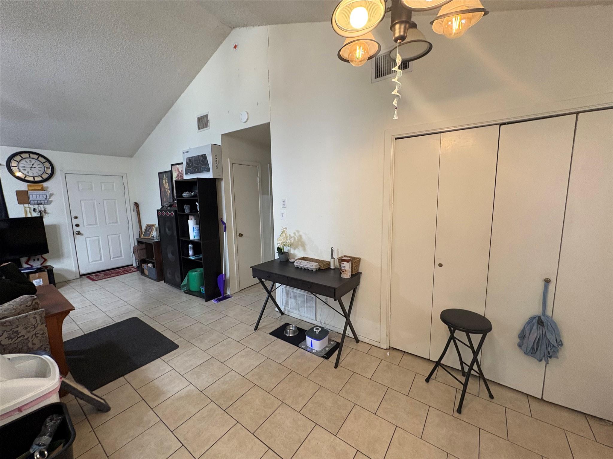 8811-B Pineridge Dr # B, Austin, TX 78729