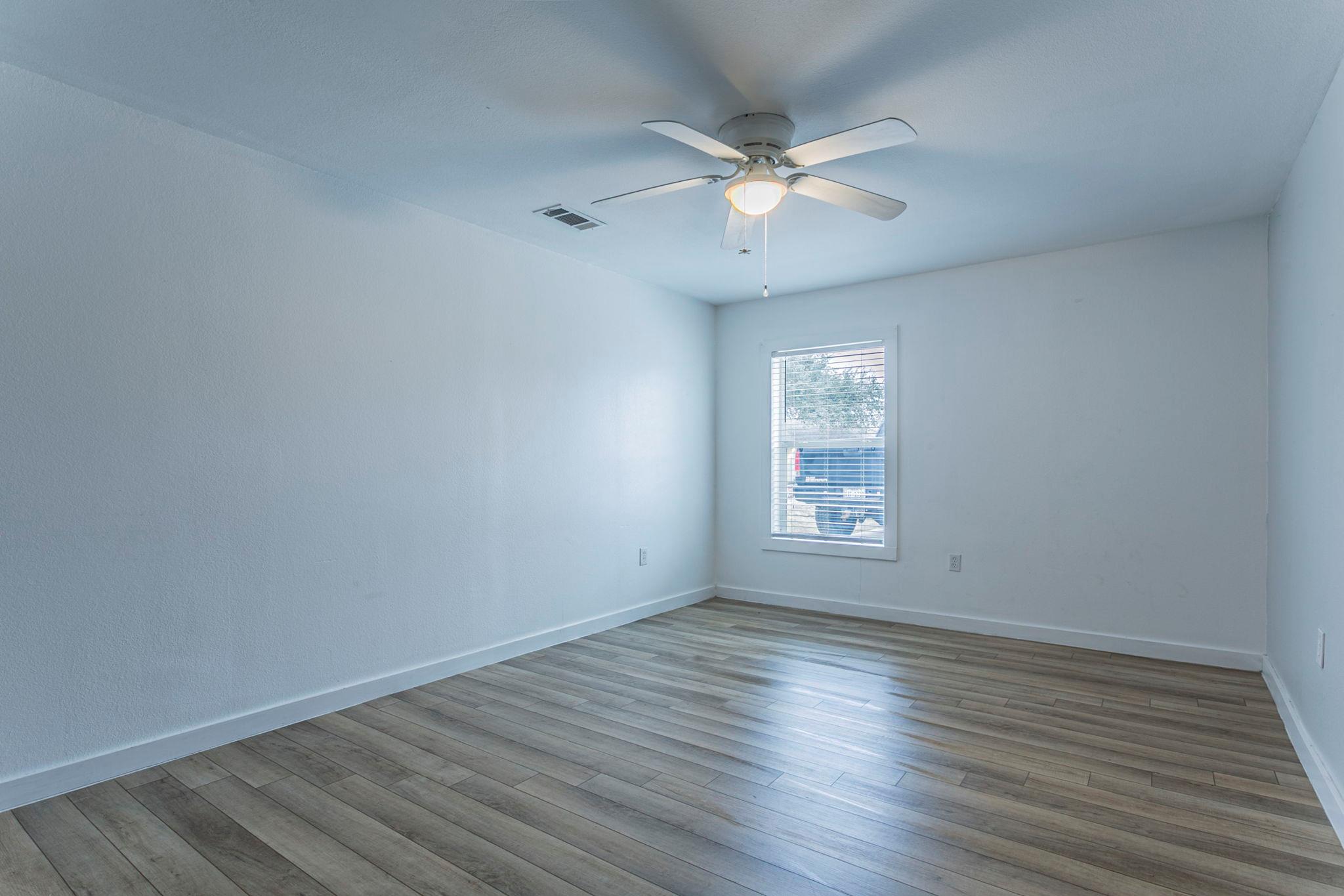 207 N 1st St, Little River Academy, TX 76554