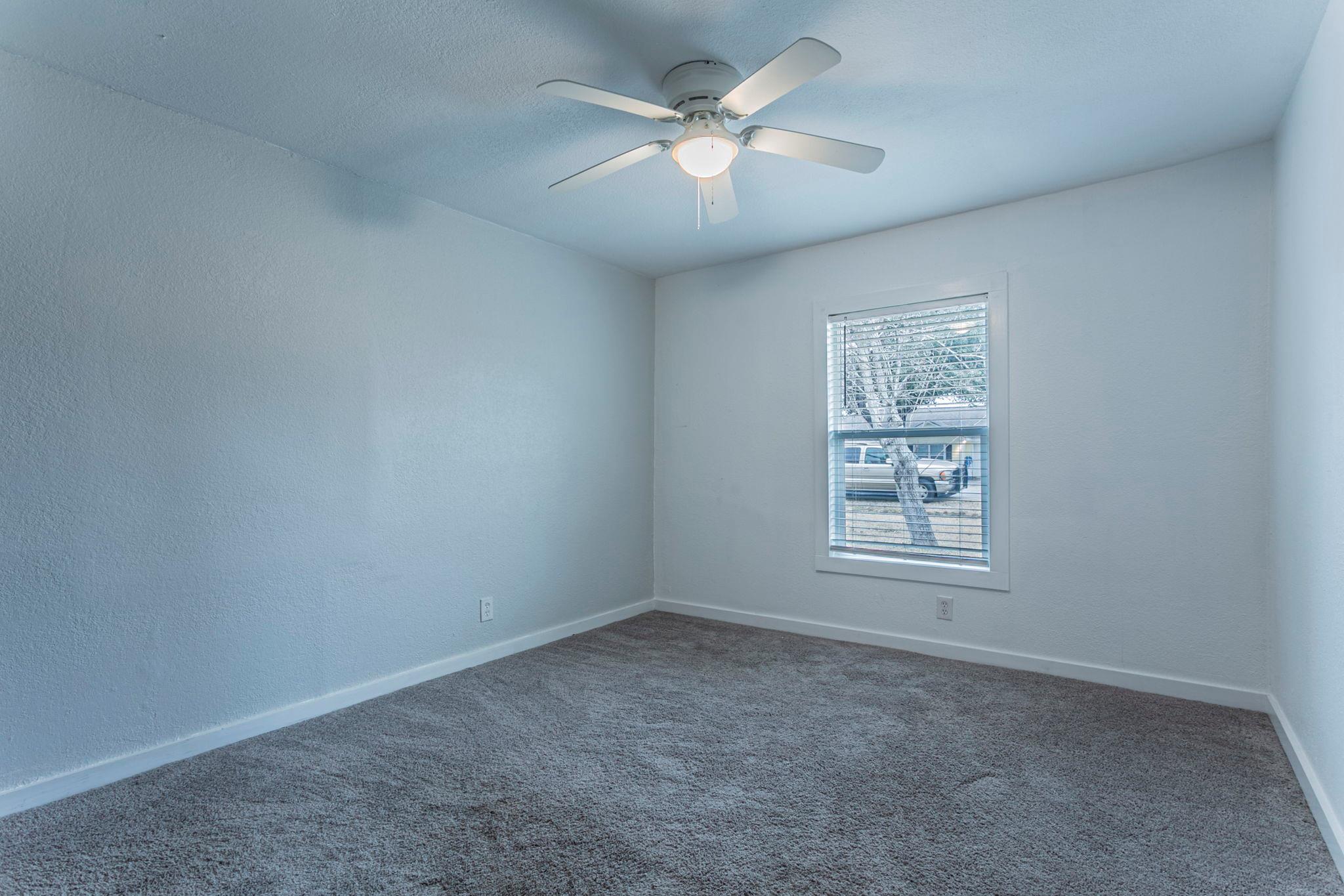 207 N 1st St, Little River Academy, TX 76554