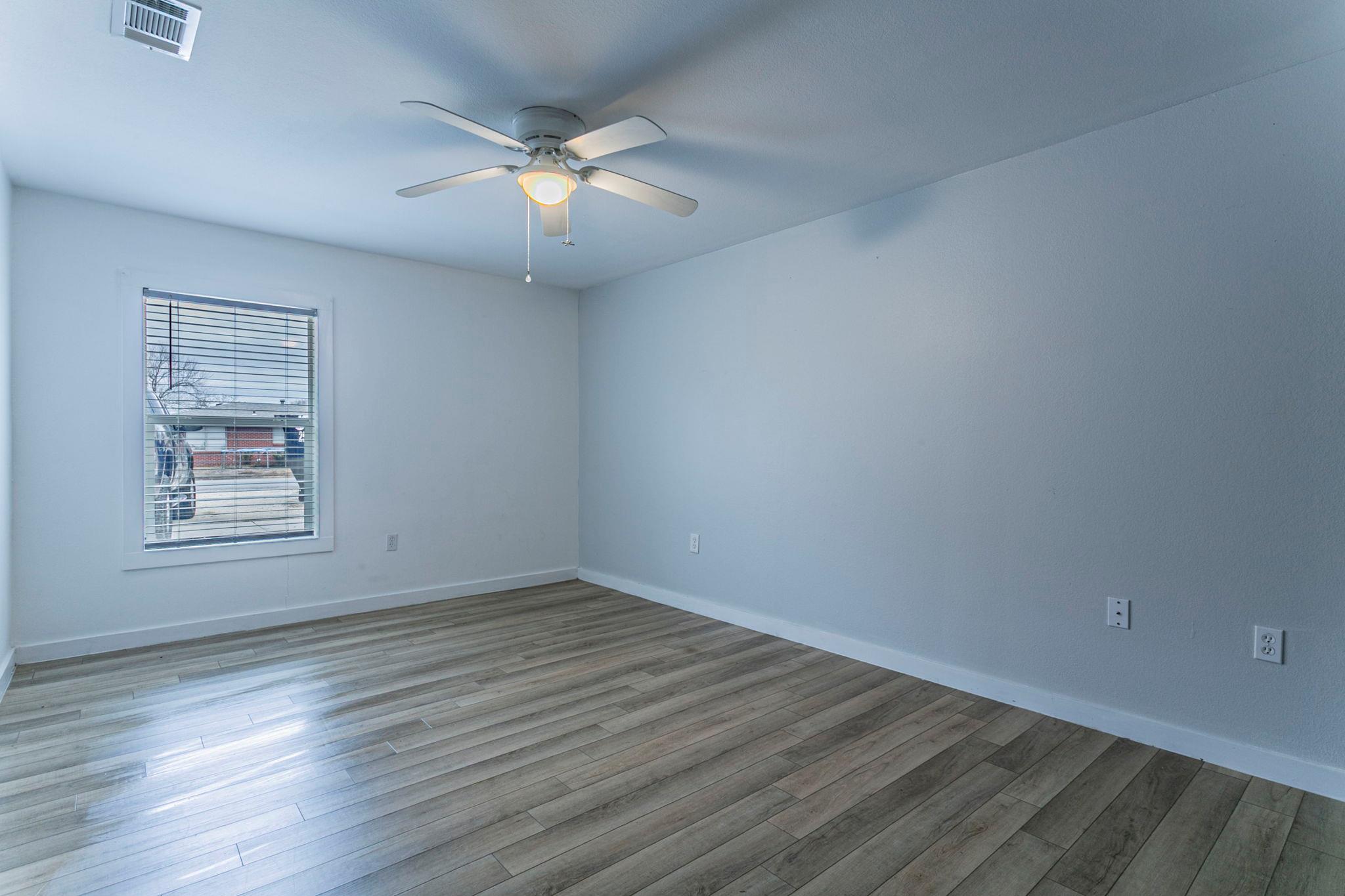 207 N 1st St, Little River Academy, TX 76554