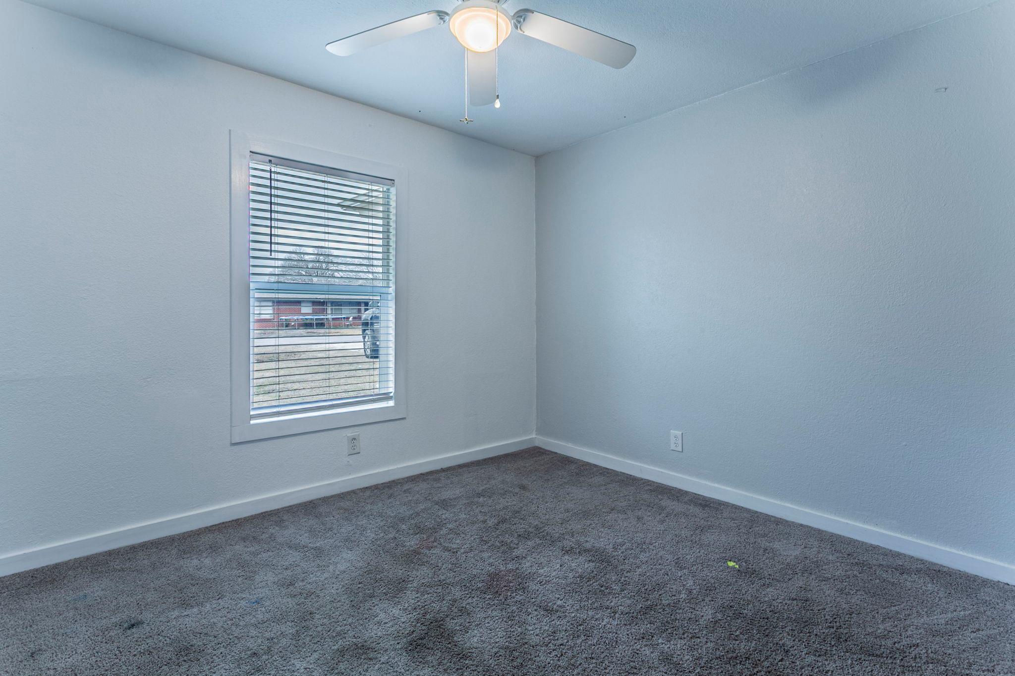 207 N 1st St, Little River Academy, TX 76554