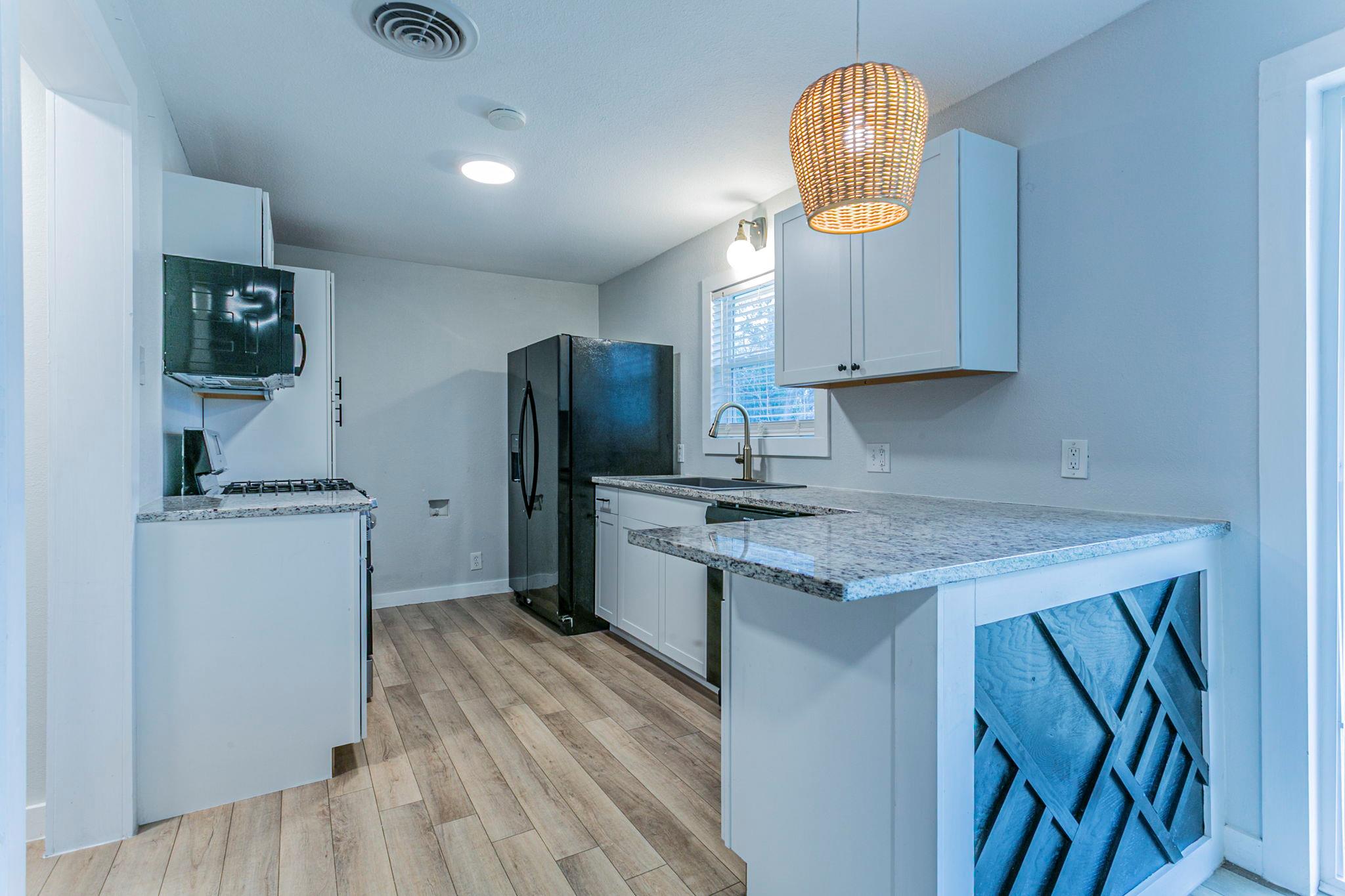 207 N 1st St, Little River Academy, TX 76554