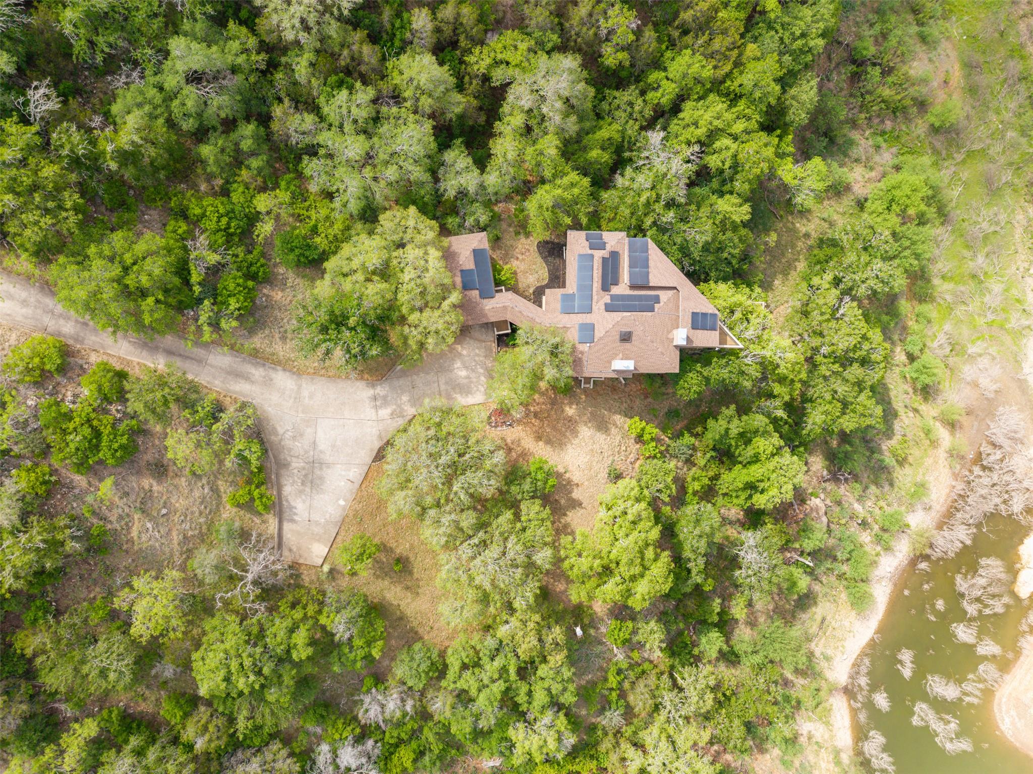 509 Coventry Rd, Spicewood, TX 78669