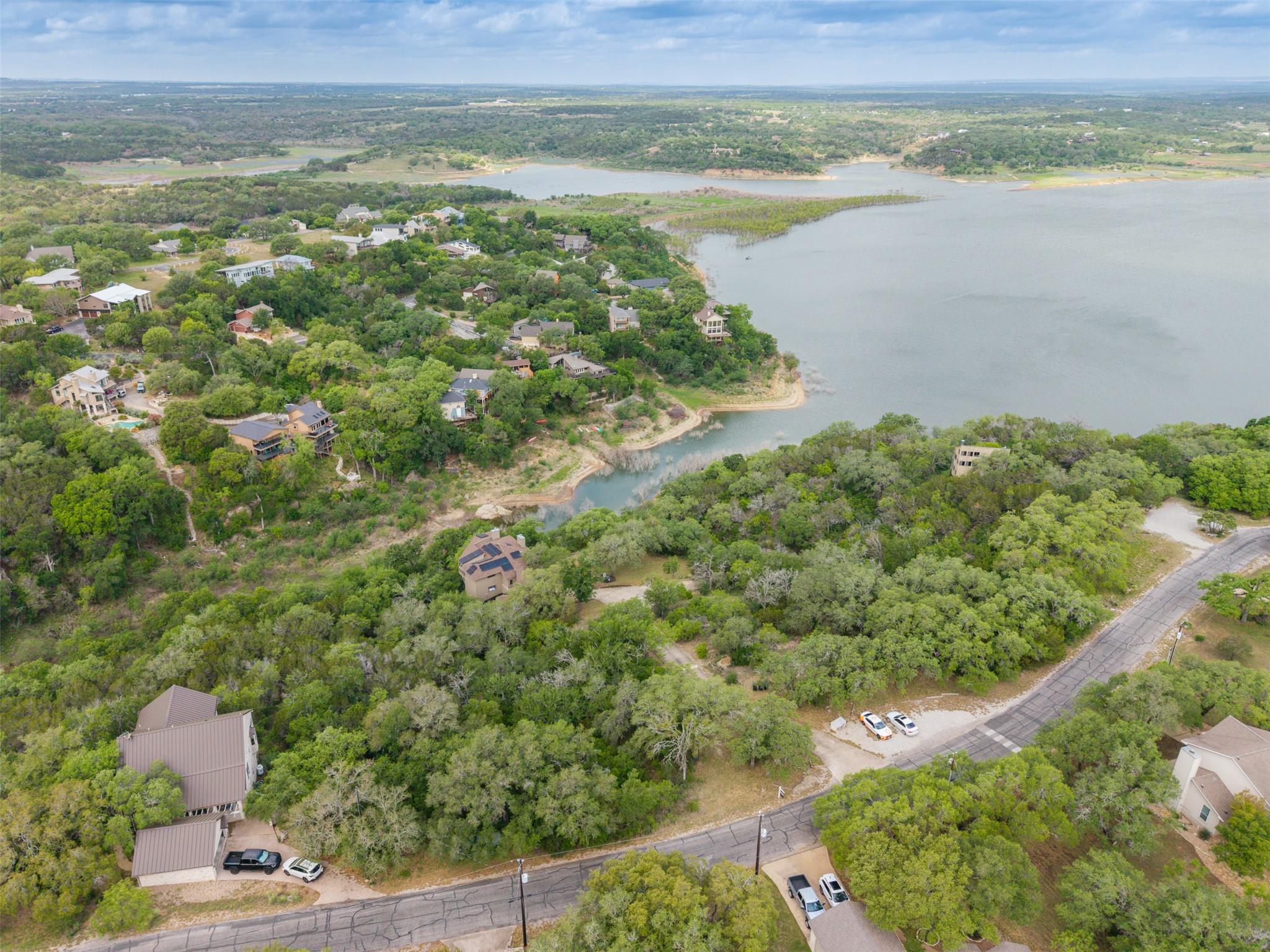 509 Coventry Rd, Spicewood, TX 78669