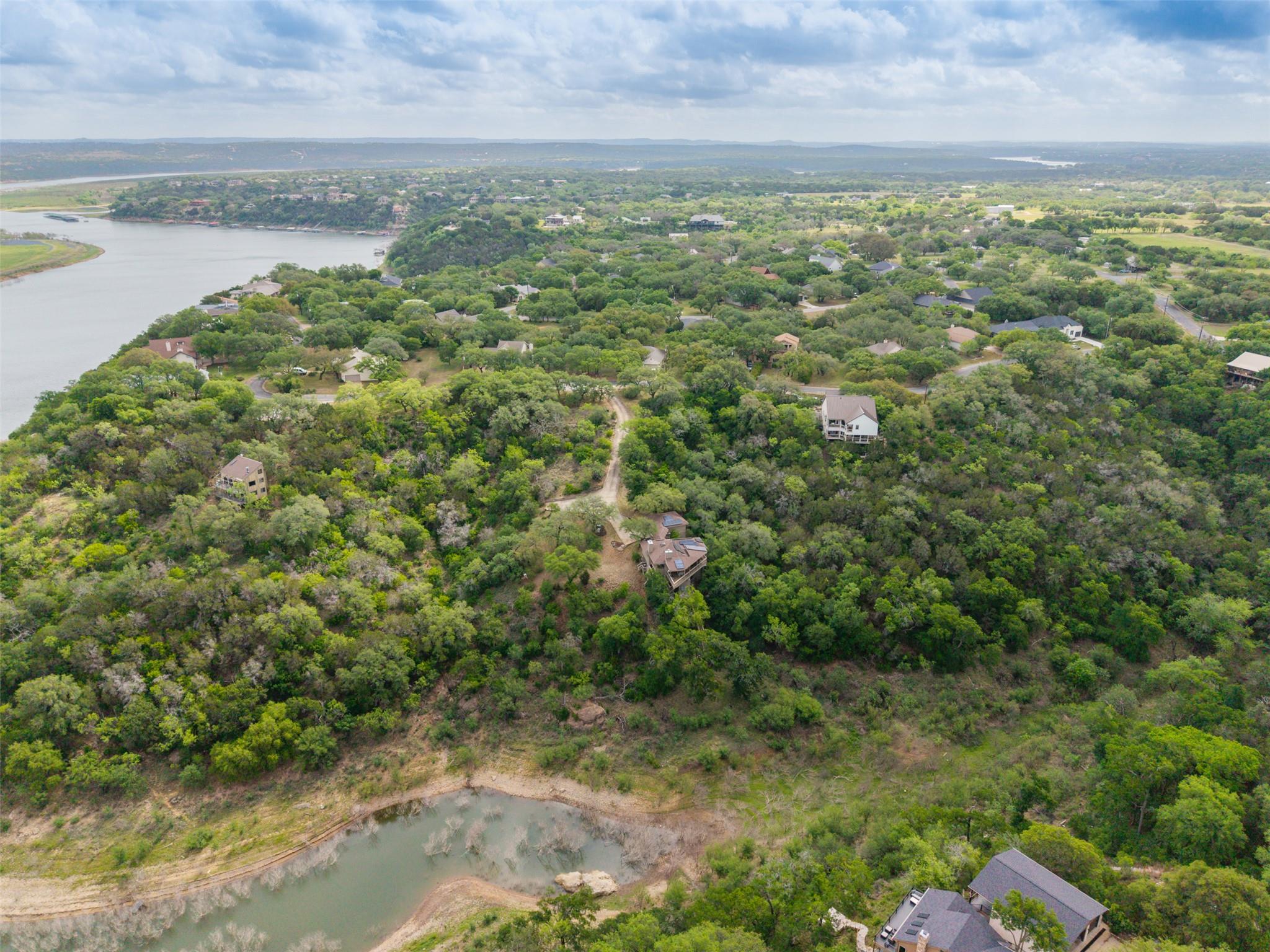 509 Coventry Rd, Spicewood, TX 78669