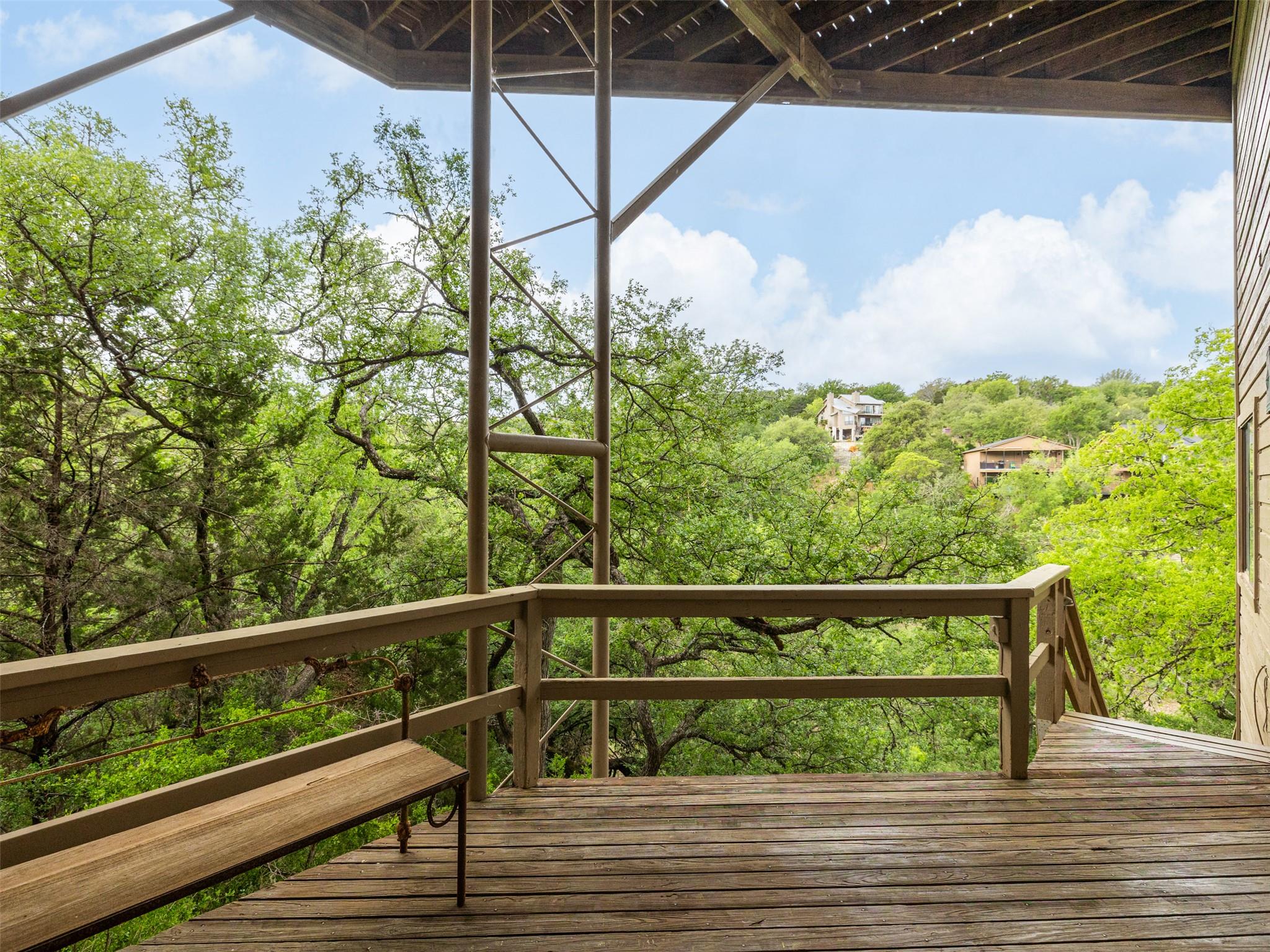 509 Coventry Rd, Spicewood, TX 78669