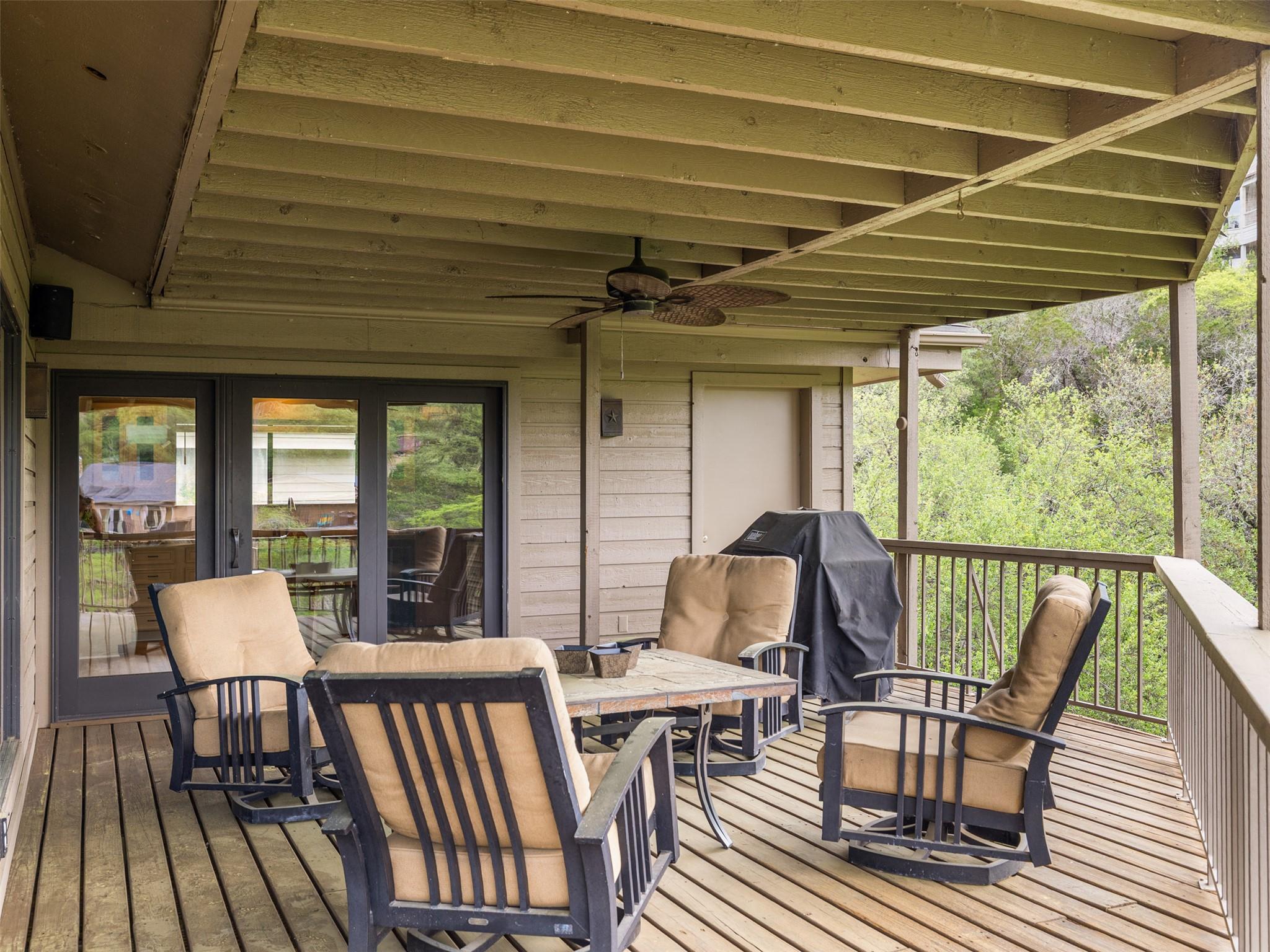 509 Coventry Rd, Spicewood, TX 78669