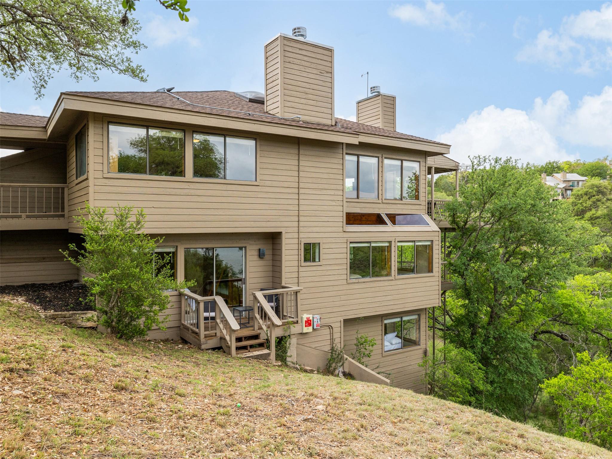 509 Coventry Rd, Spicewood, TX 78669