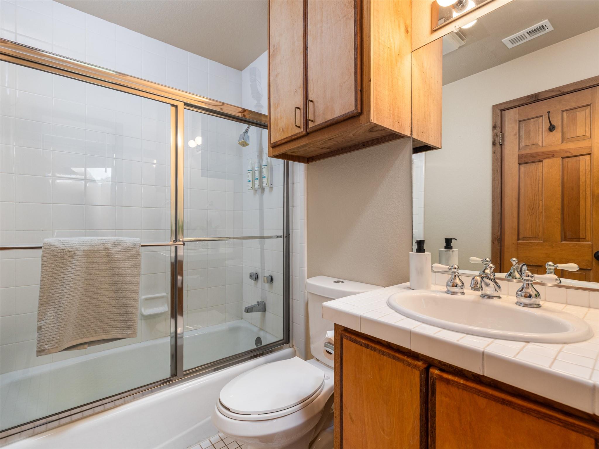 509 Coventry Rd, Spicewood, TX 78669