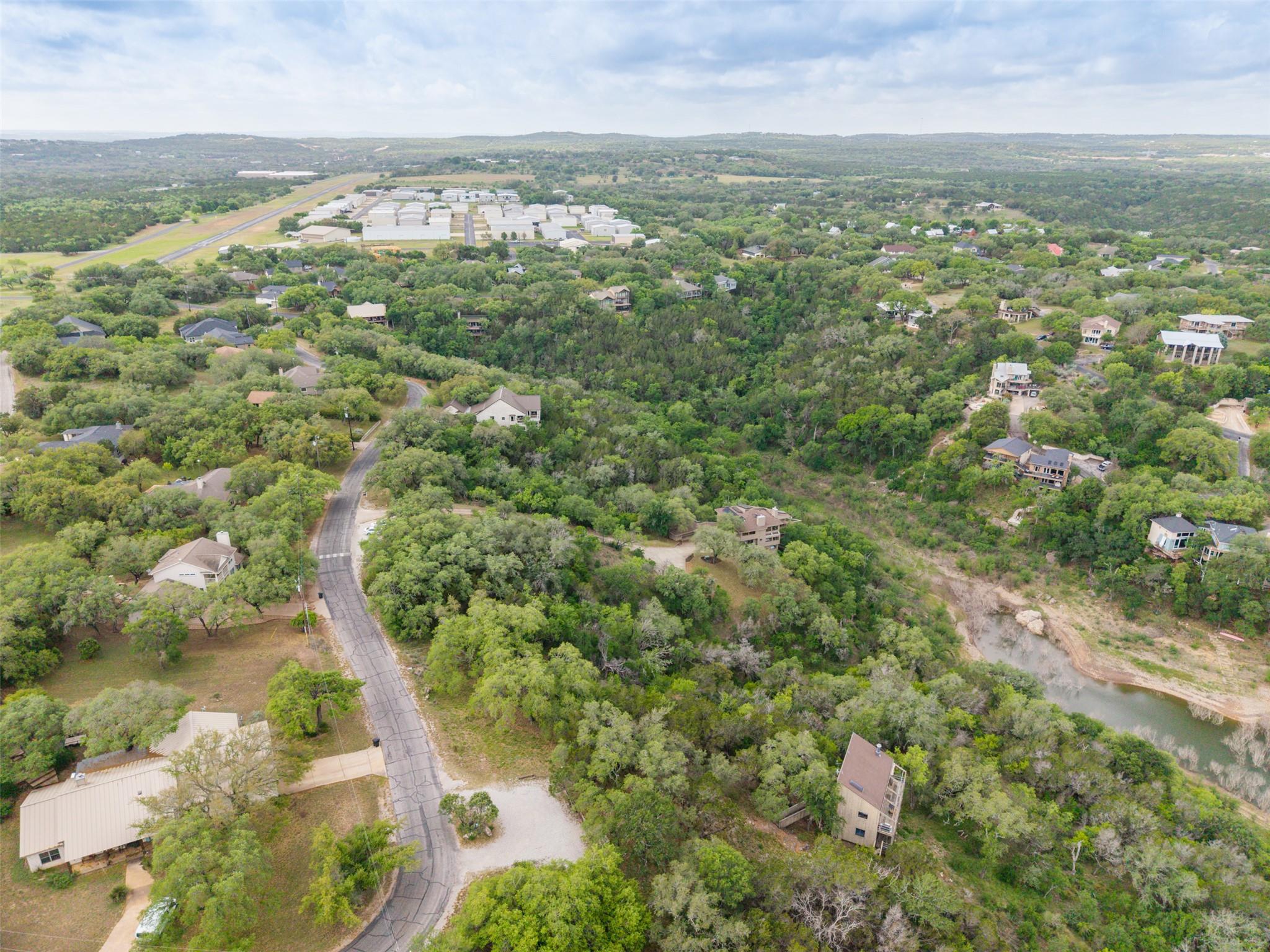 509 Coventry Rd, Spicewood, TX 78669