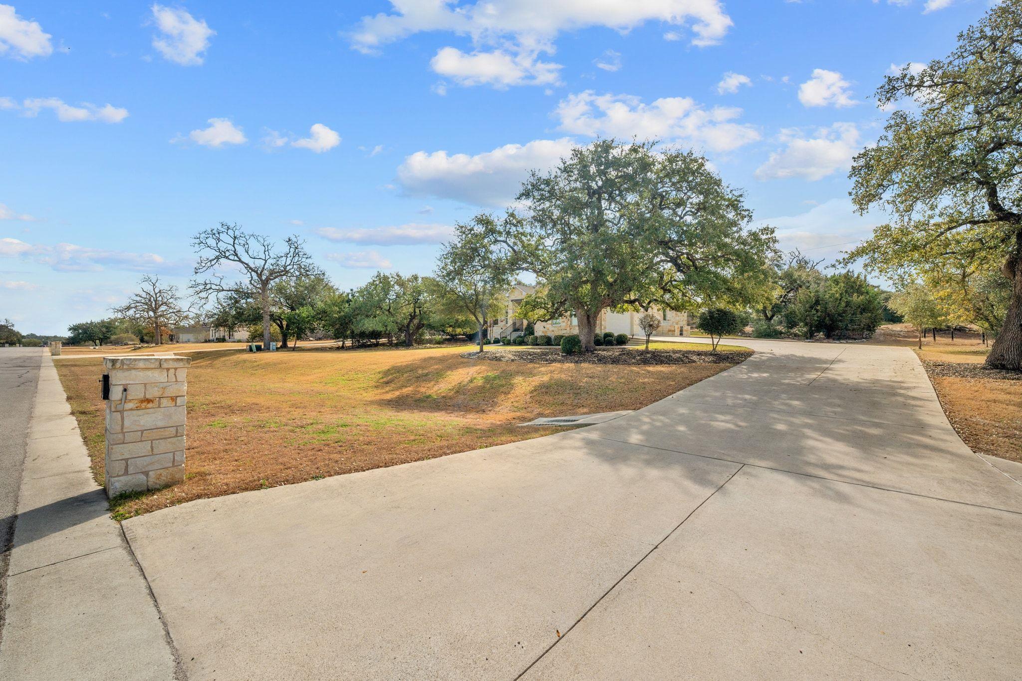 334 Sapling Dr, Driftwood, TX 78619