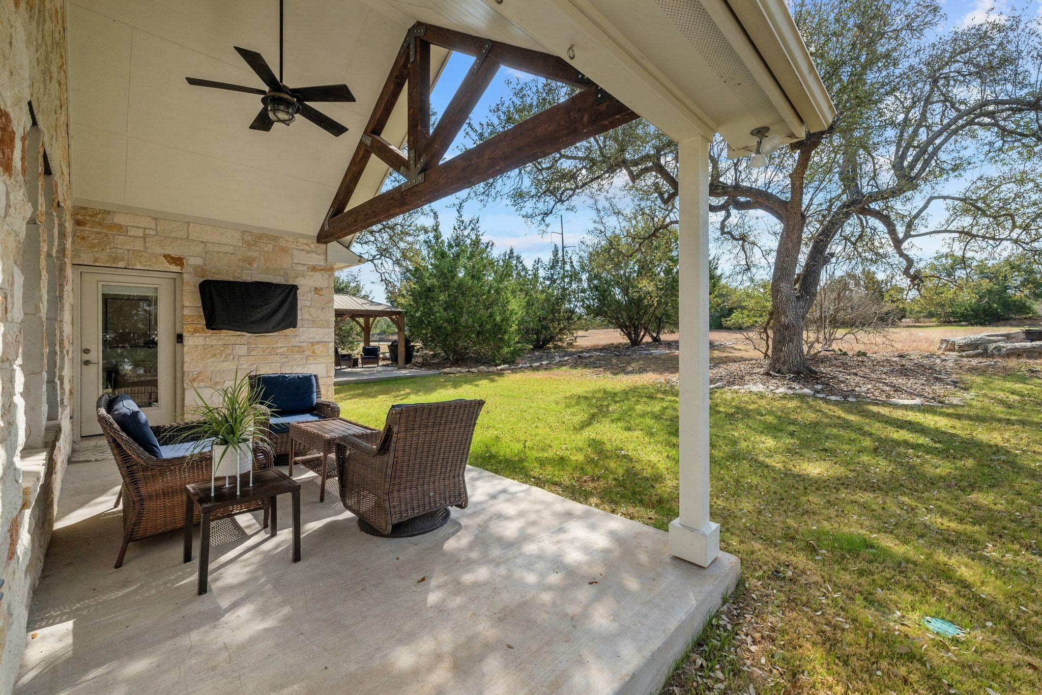 334 Sapling Dr, Driftwood, TX 78619