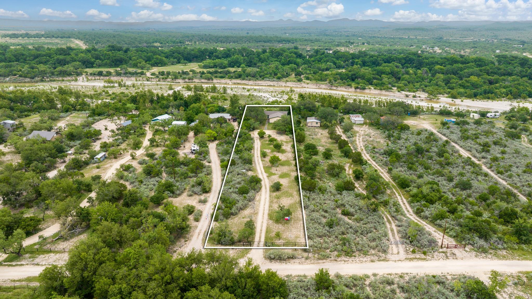 1245A Private Road 2415, Uvalde, TX 78801