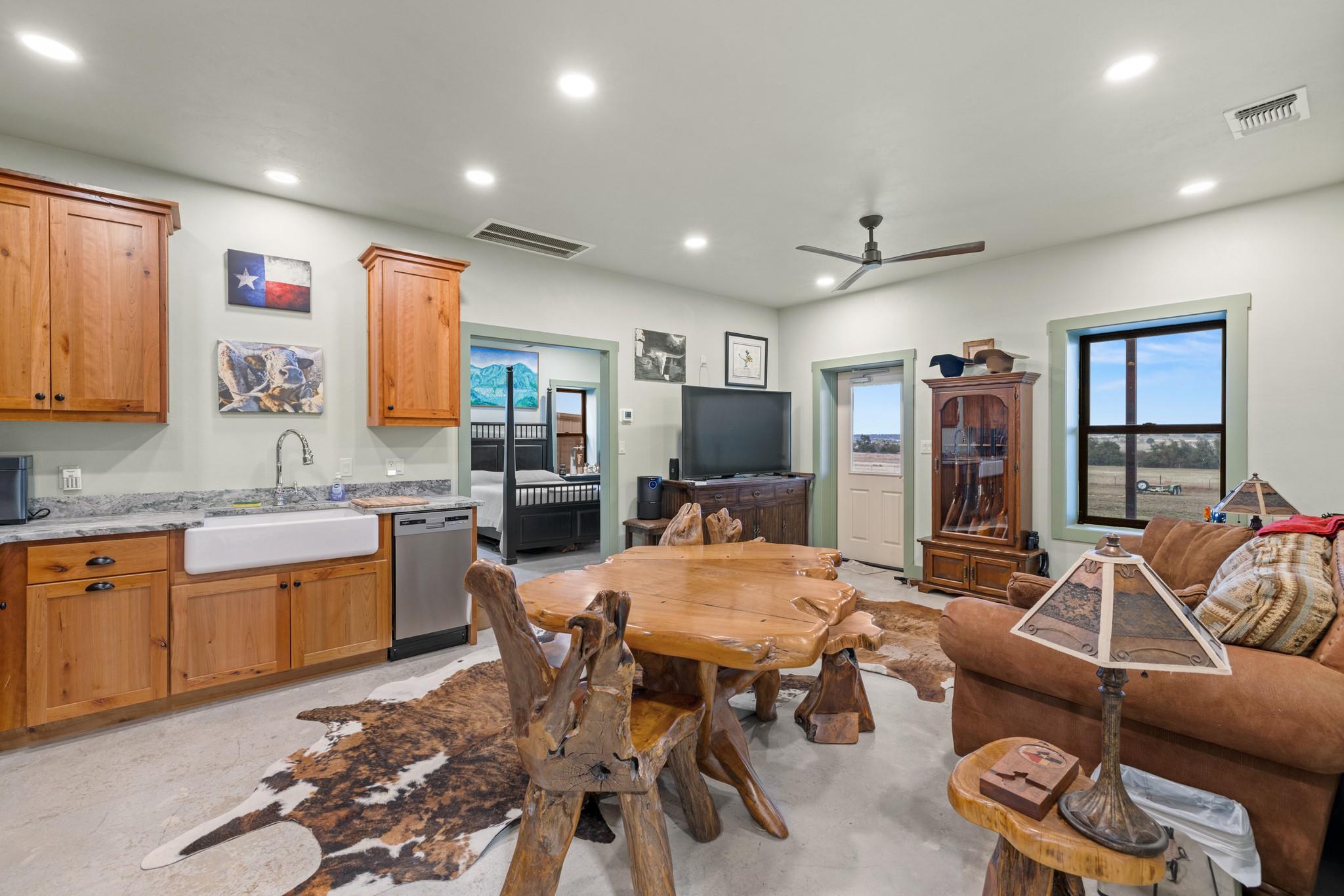 840 Scenic Vista Dr, Fredericksburg, TX 78624