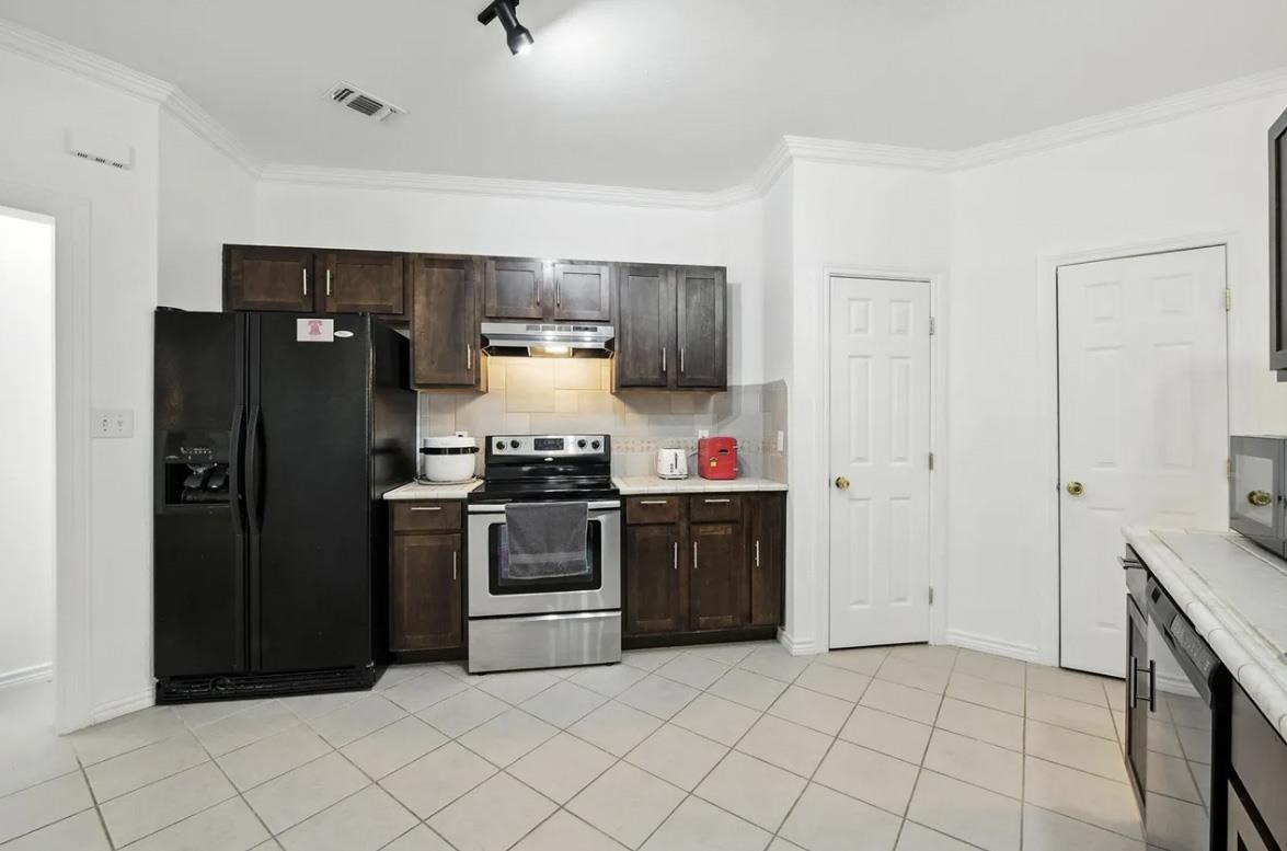 619 Comal Ave, Fort Worth, TX 76108