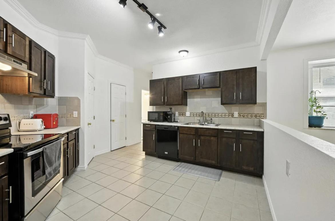 619 Comal Ave, Fort Worth, TX 76108